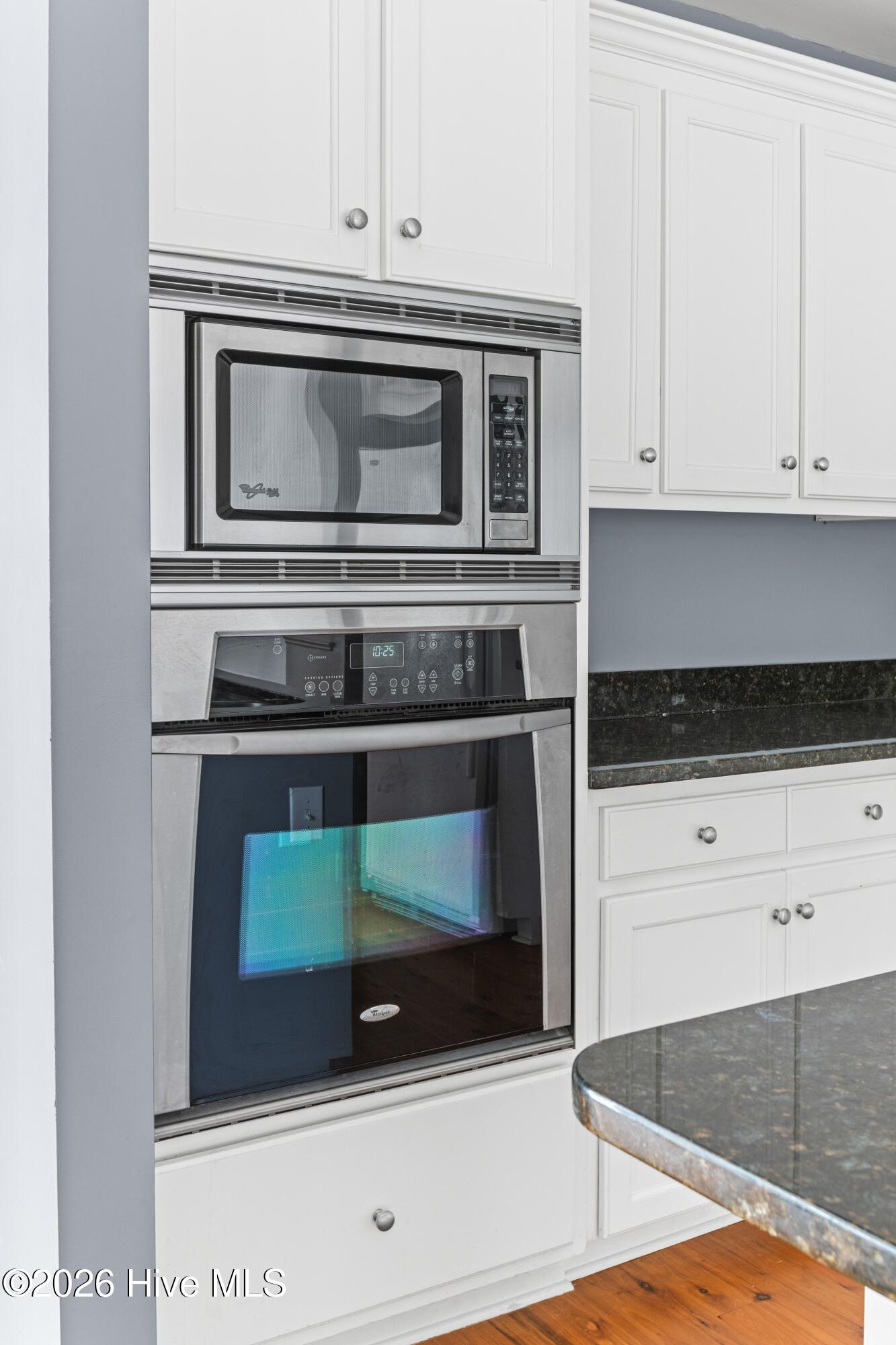 100550926 | Photo 13