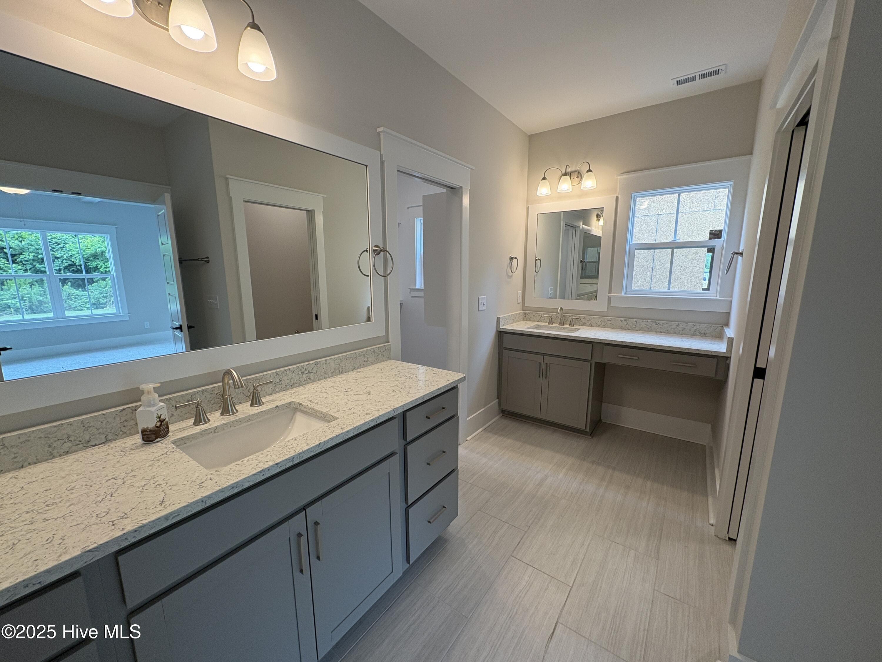 100503303 | Photo 27