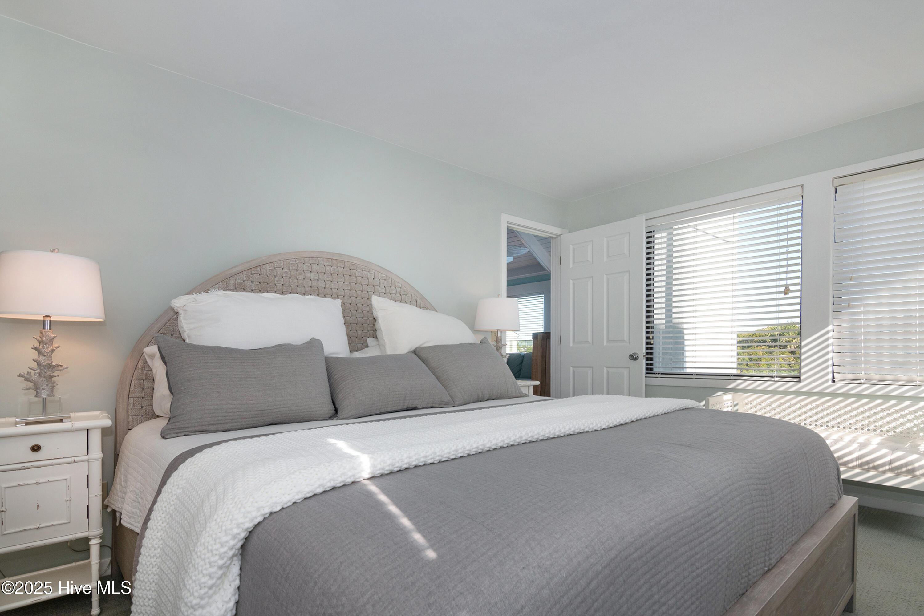 100526215 | Photo 29