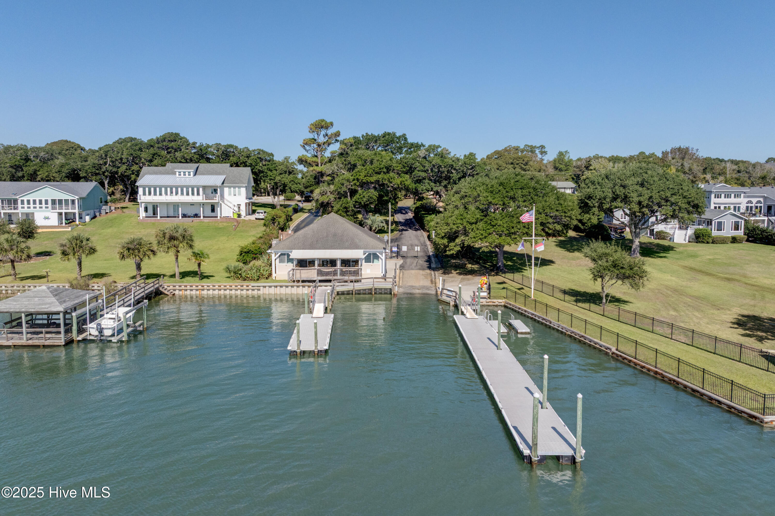 100522470 | Photo 16