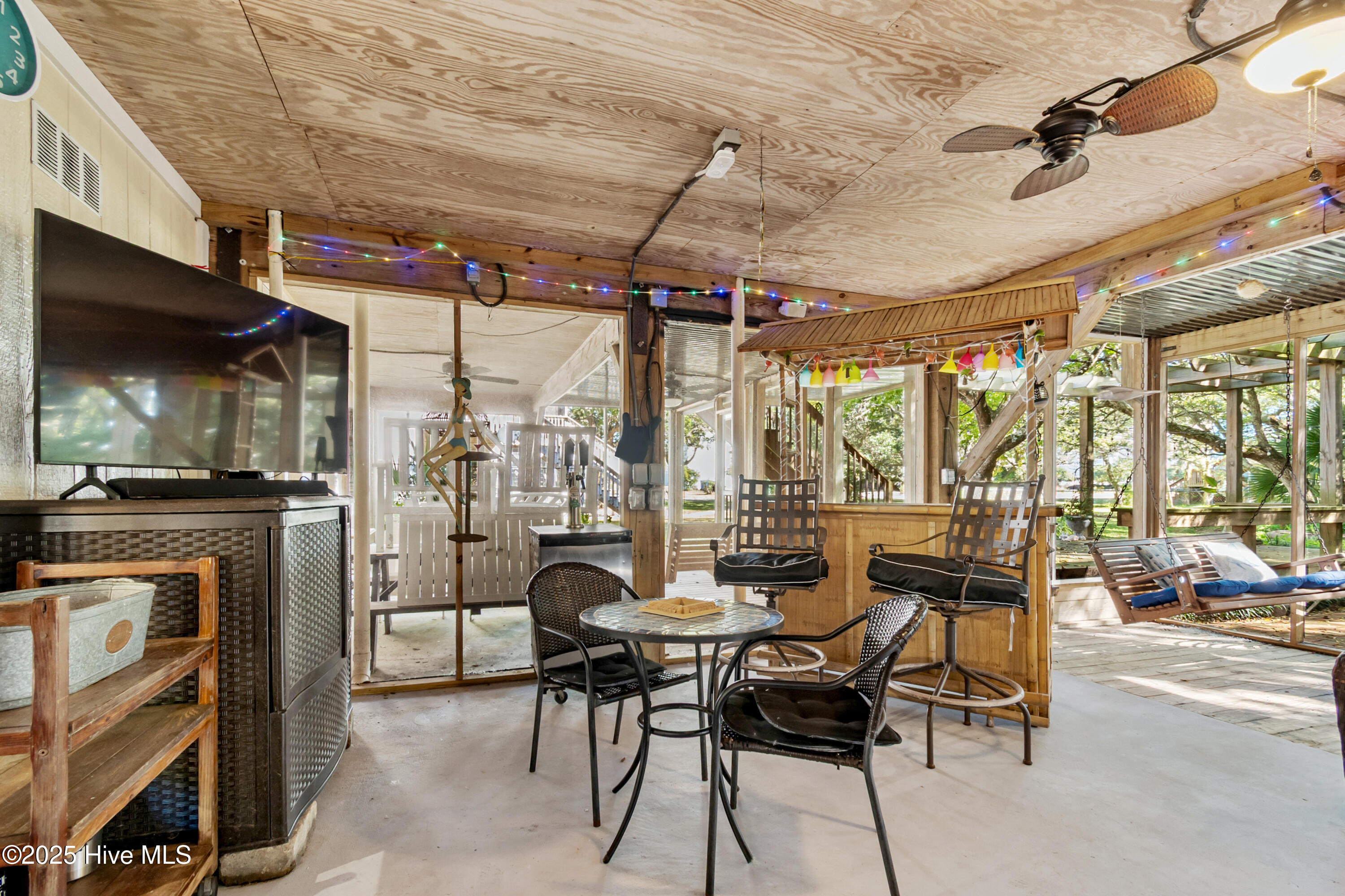 100539702 | Photo 28