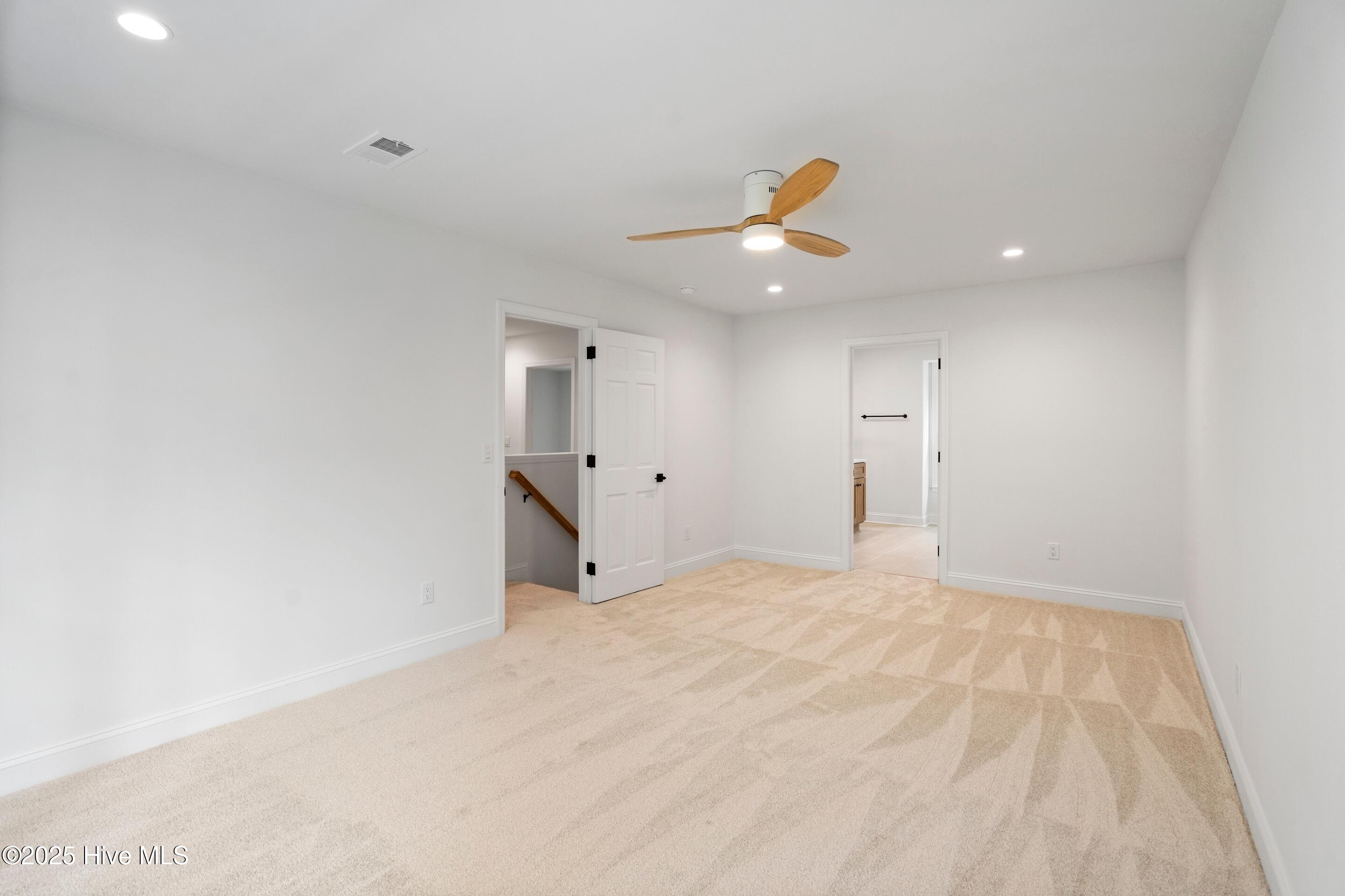 100530260 | Photo 19