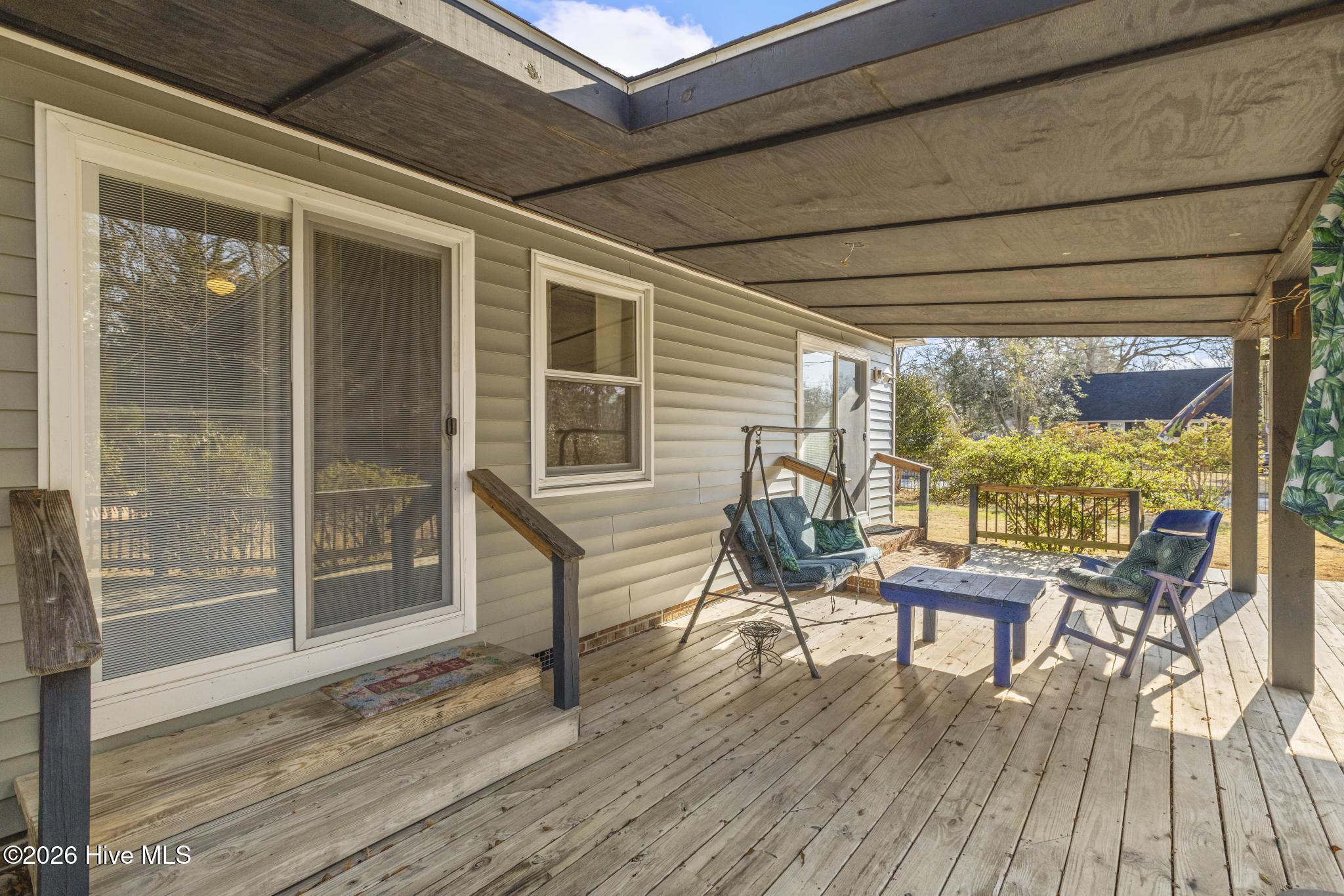 100552861 | Photo 36