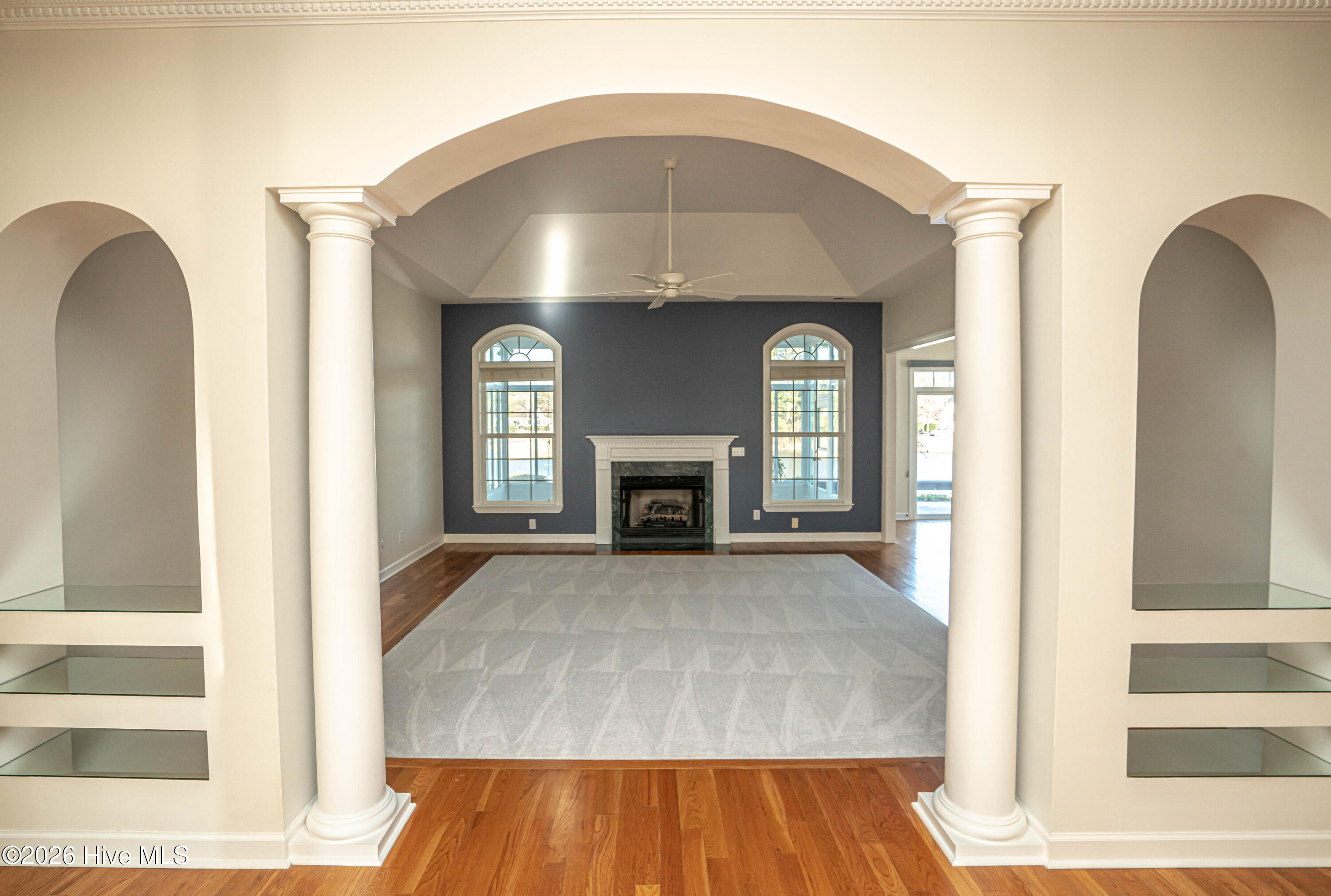 100553430 | Photo 21