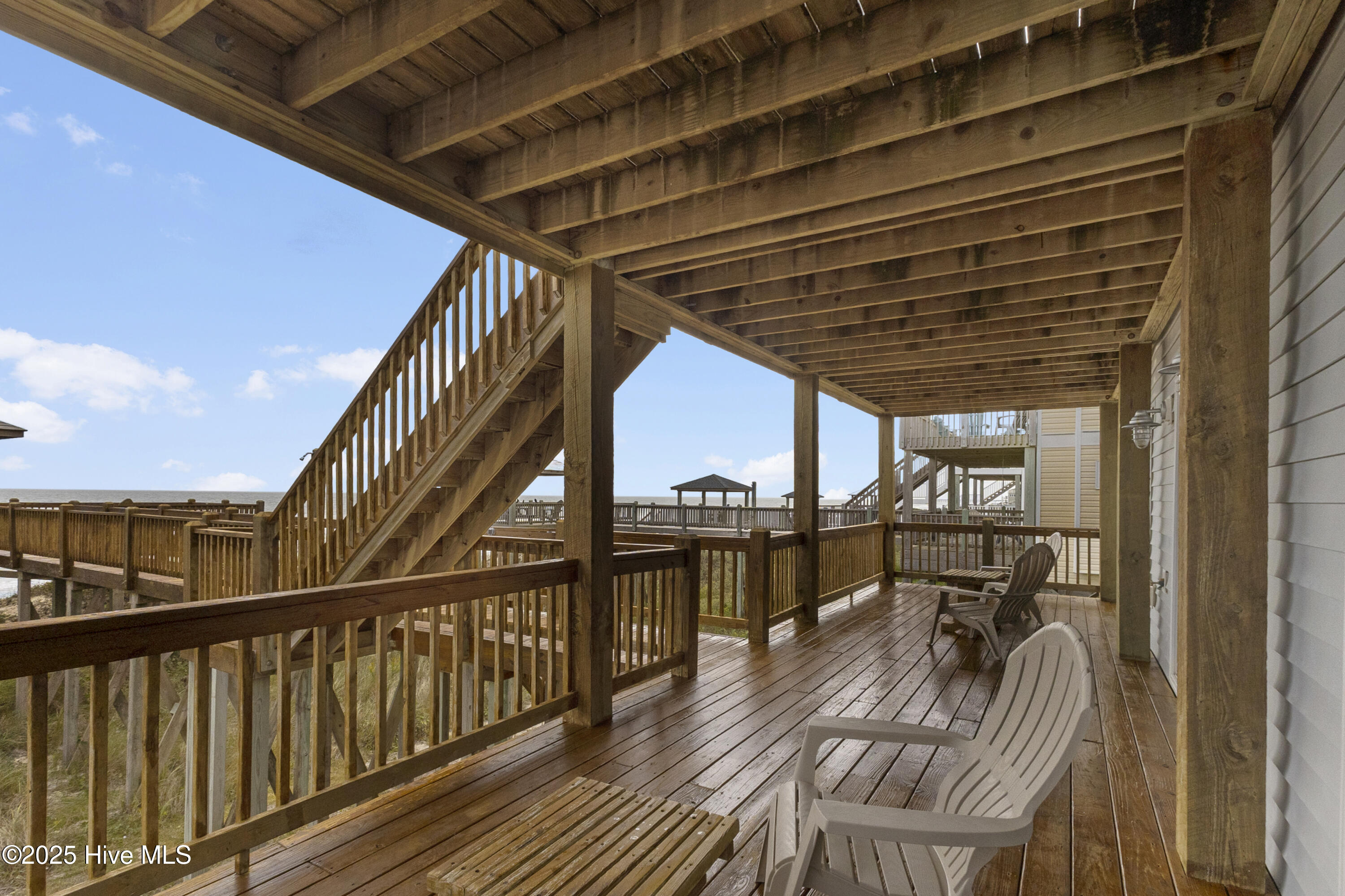 100557333 | Photo 61