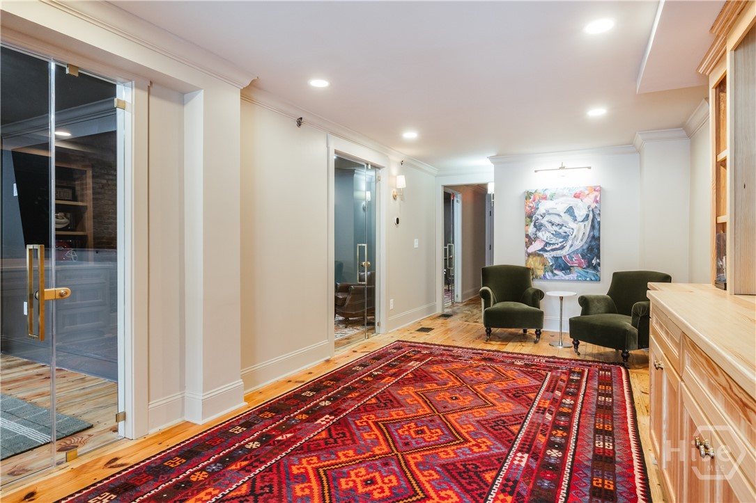 244 E Washington 150