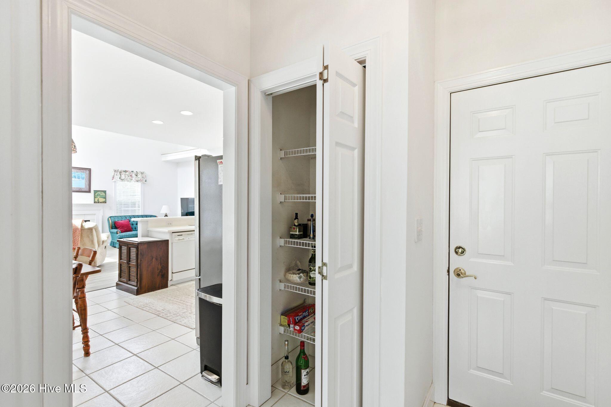 100564291 | Photo 28