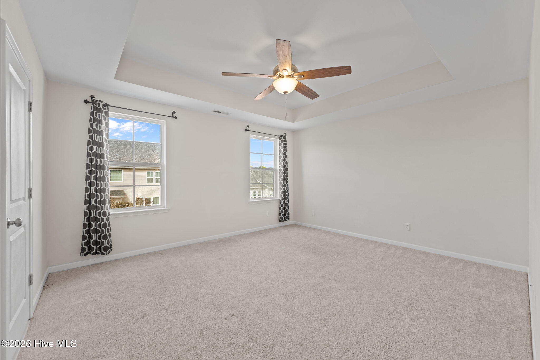 100555792 | Photo 15