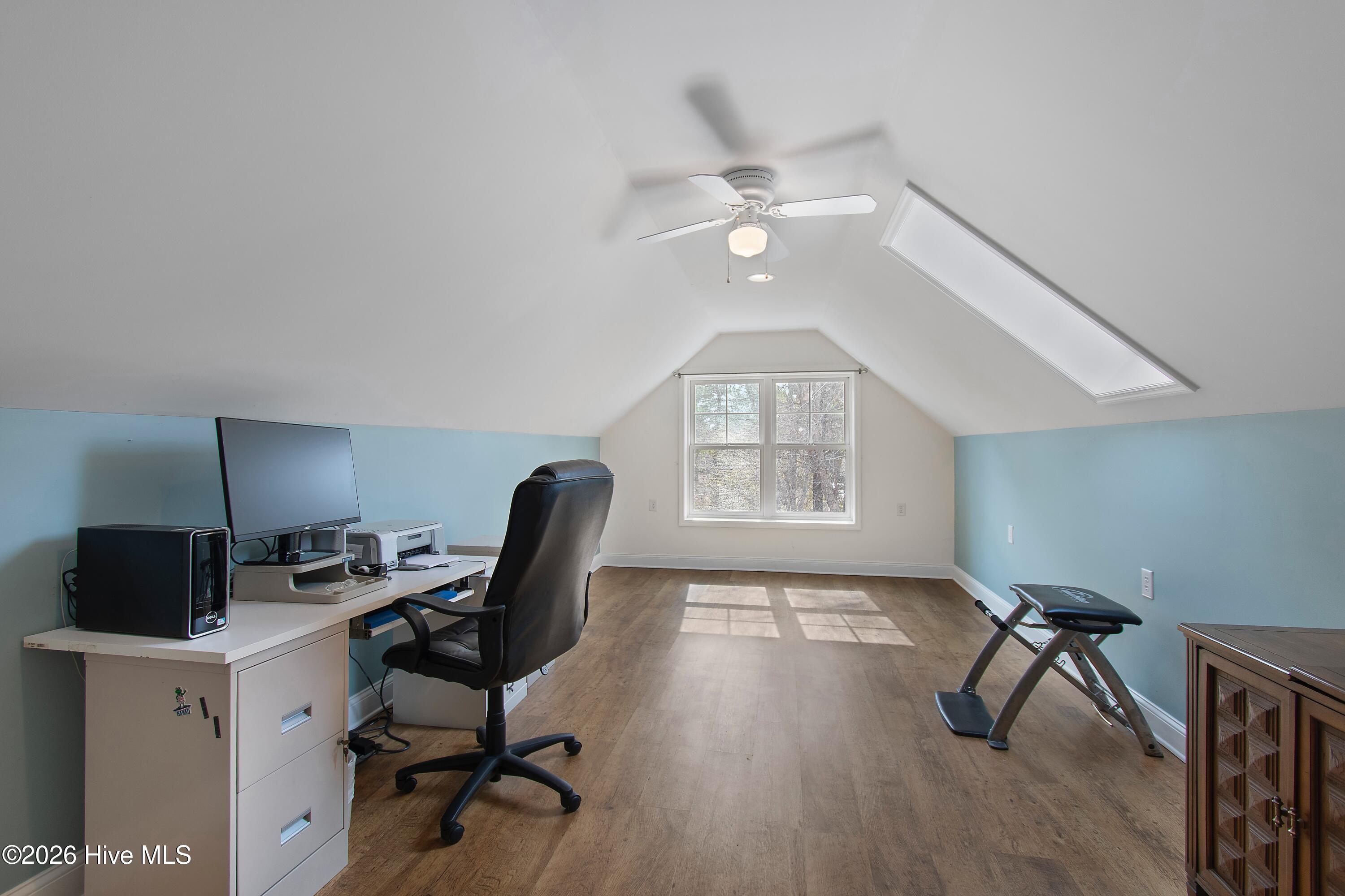 100556962 | Photo 50