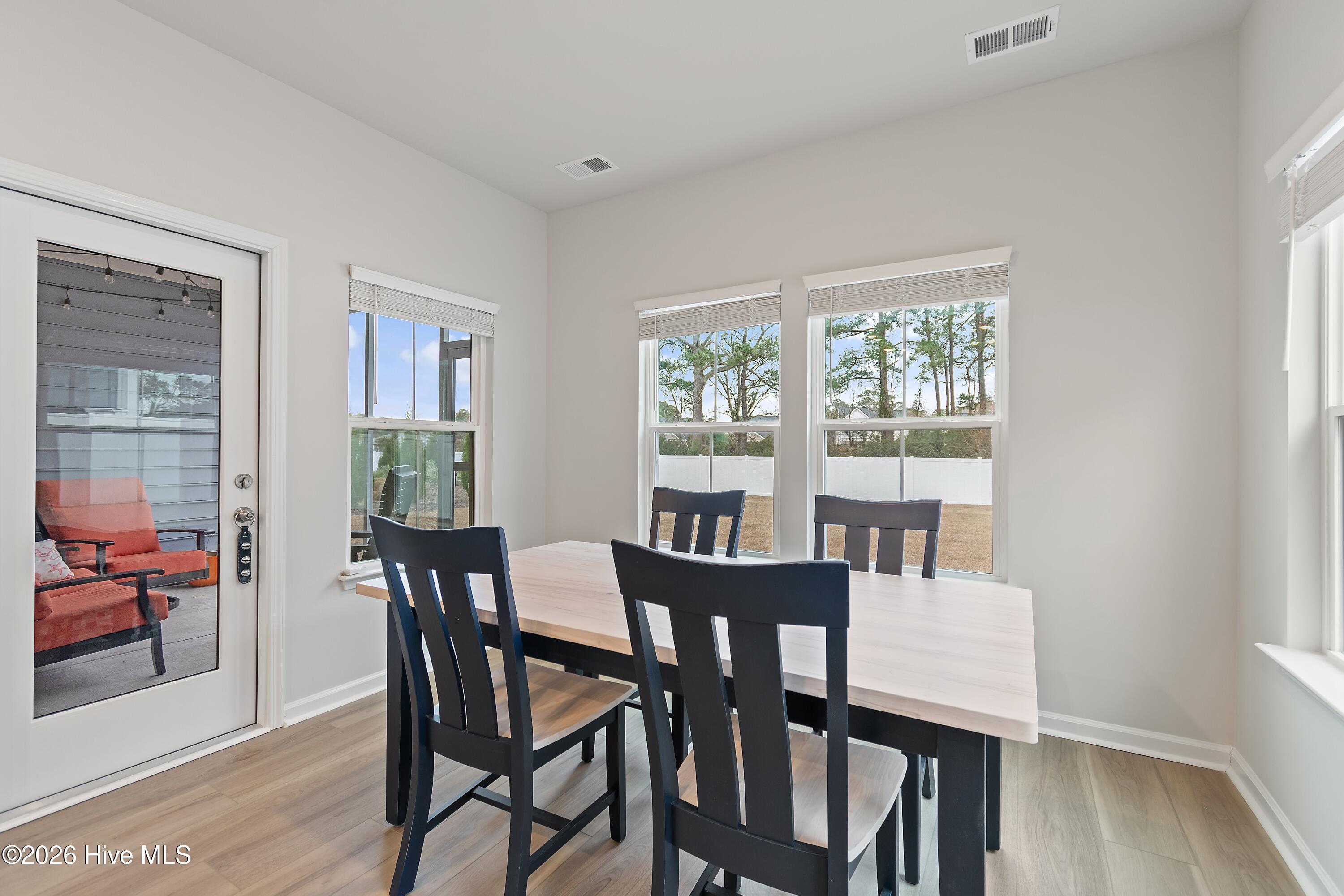 100555665 | Photo 14