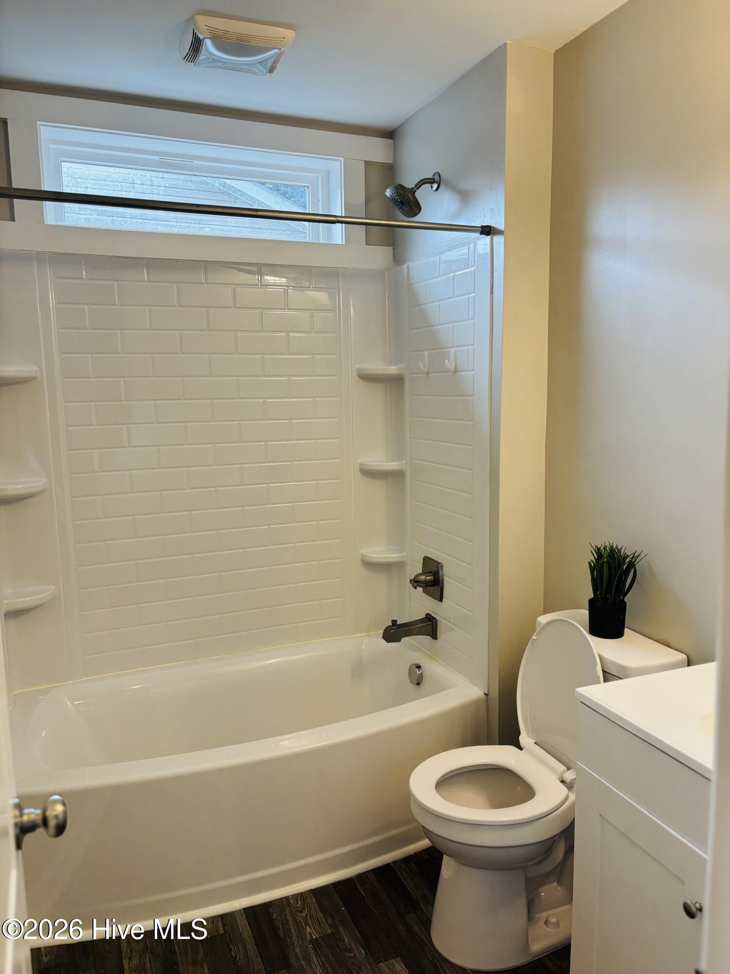 100551517 | Photo 12