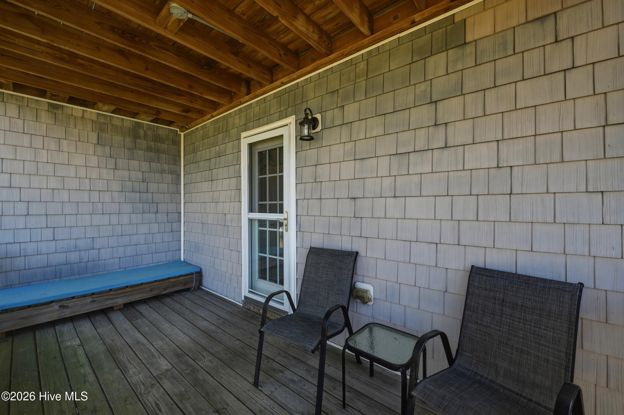 100565799 | Photo 24