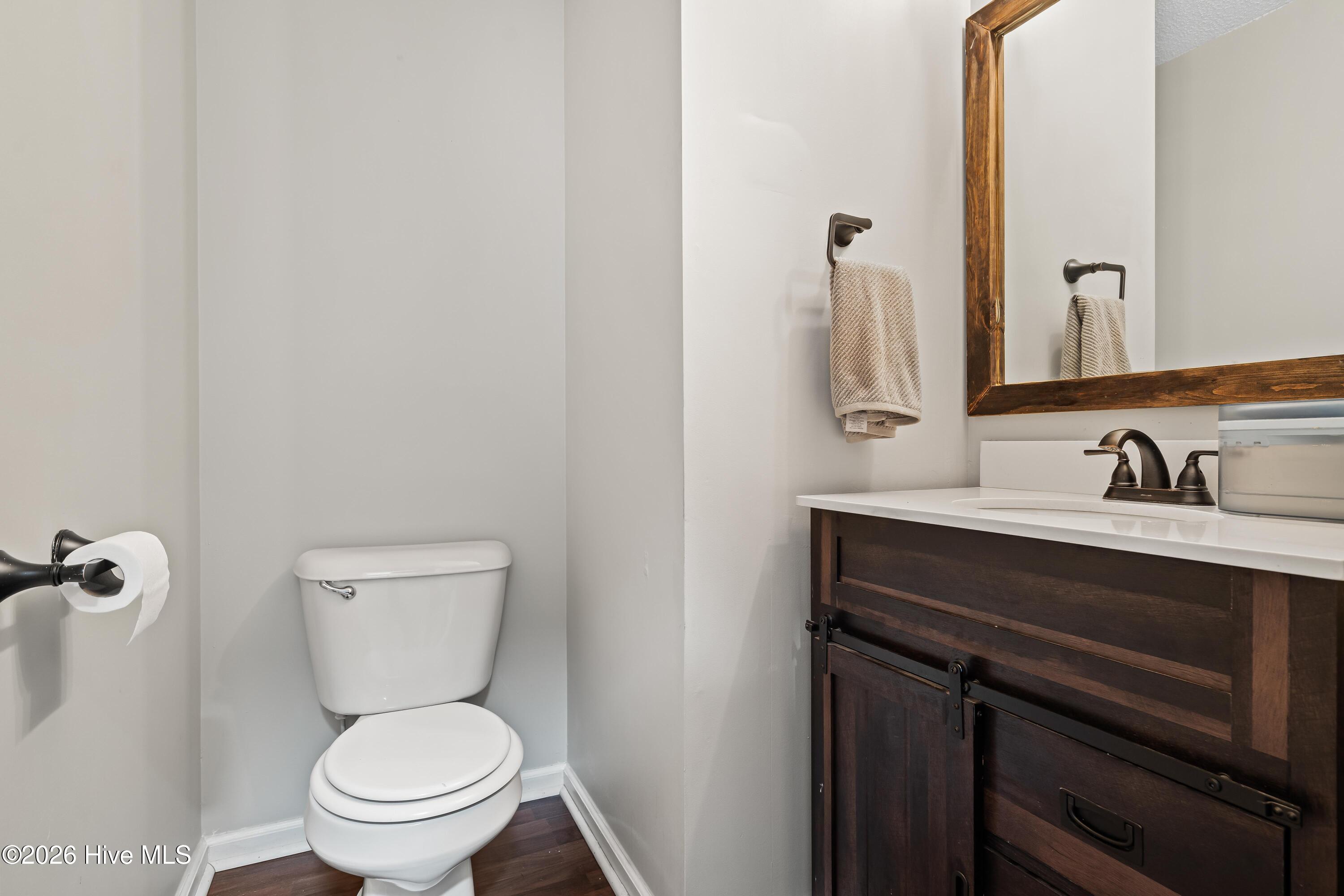 100548463 | Photo 15