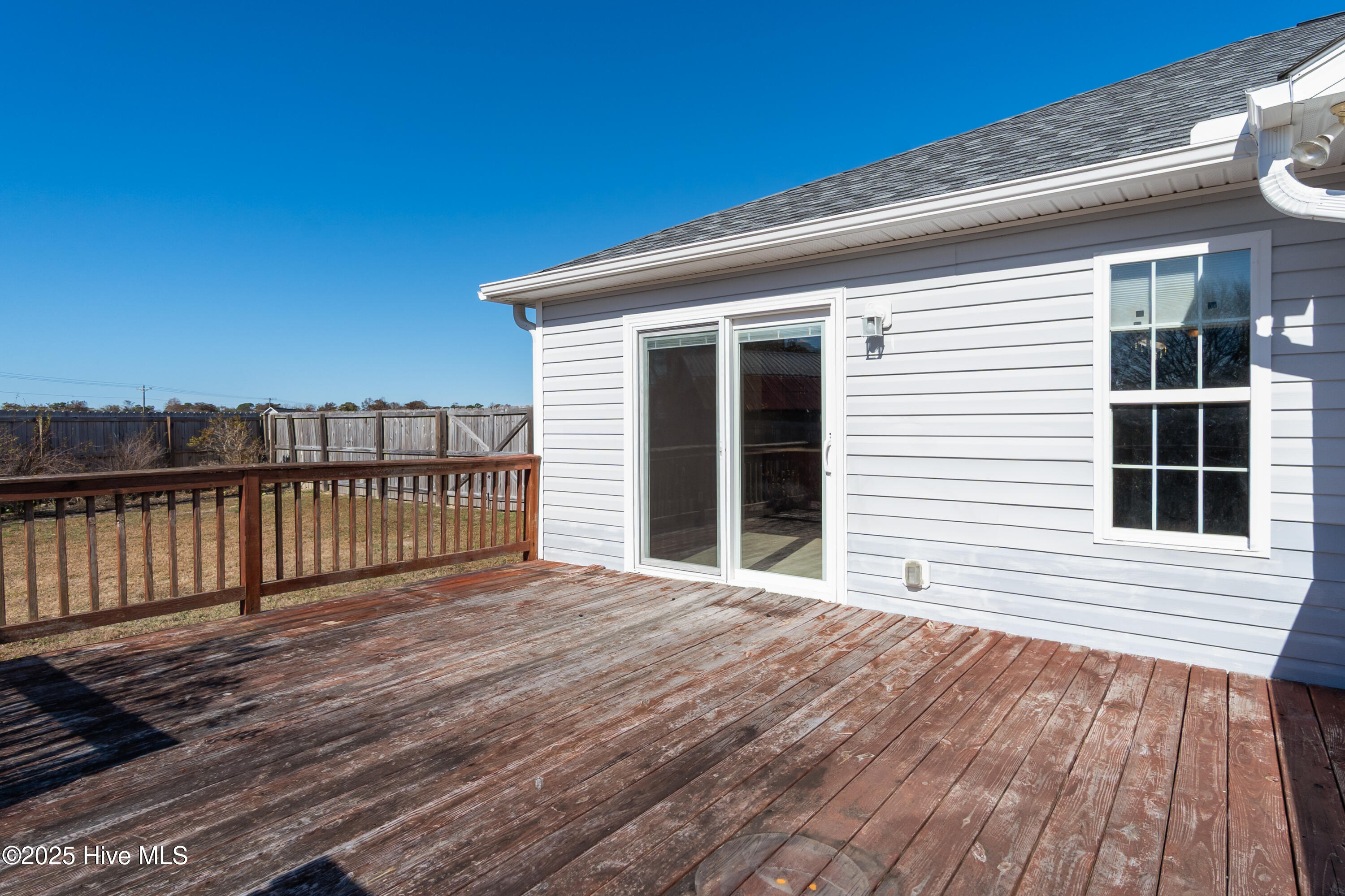 100542382 | Photo 38