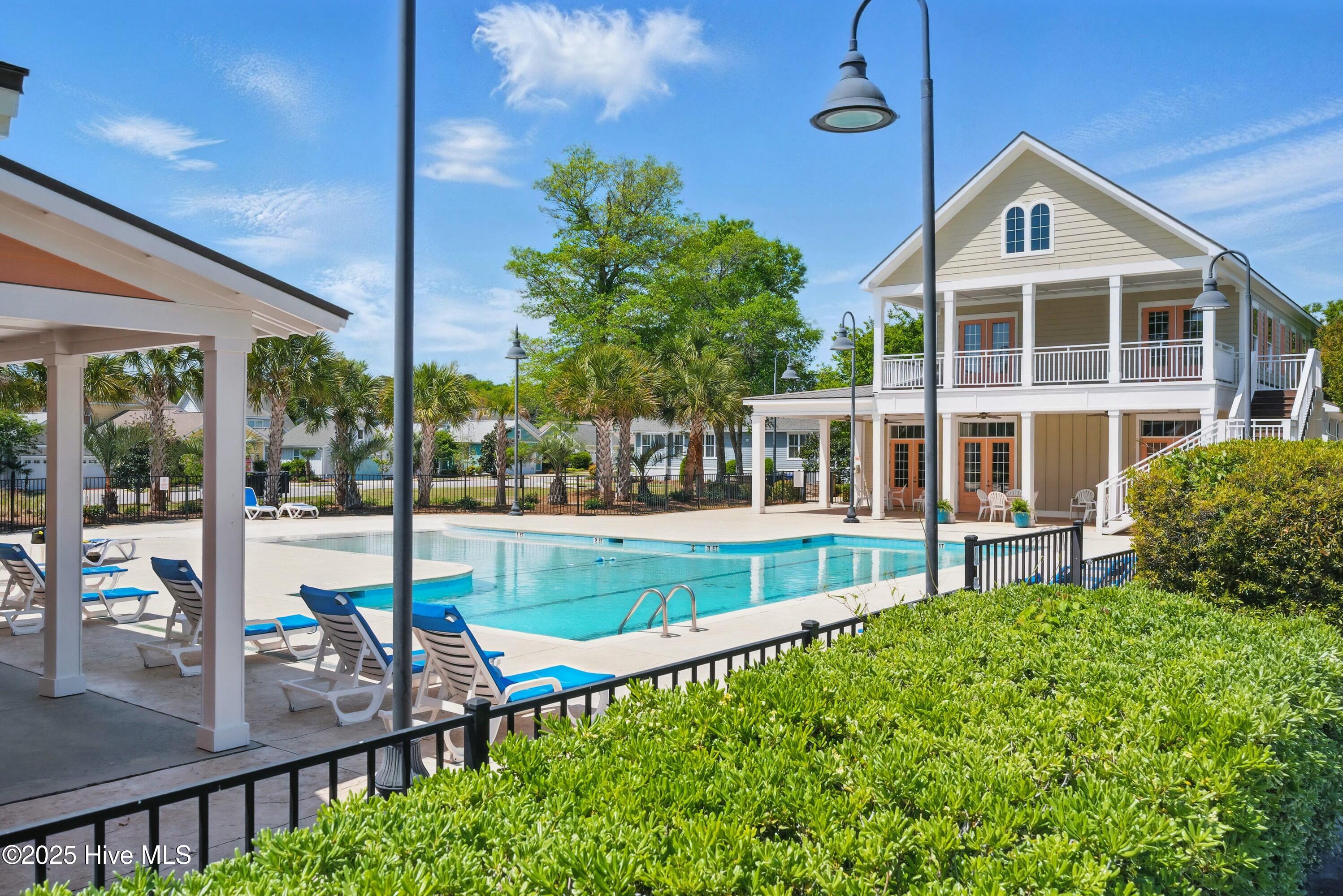 100503387 | Photo 63