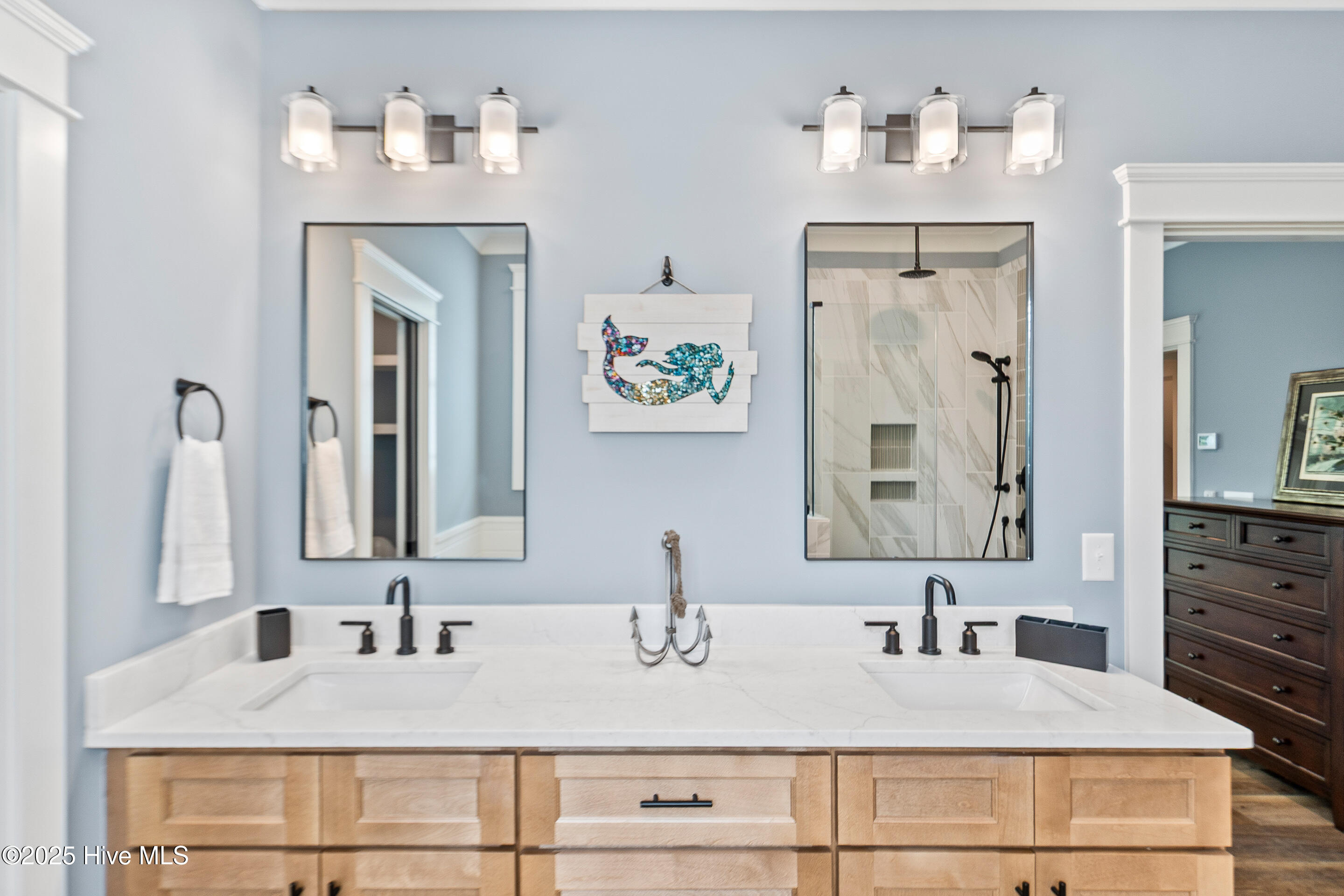 100526022 | Photo 27