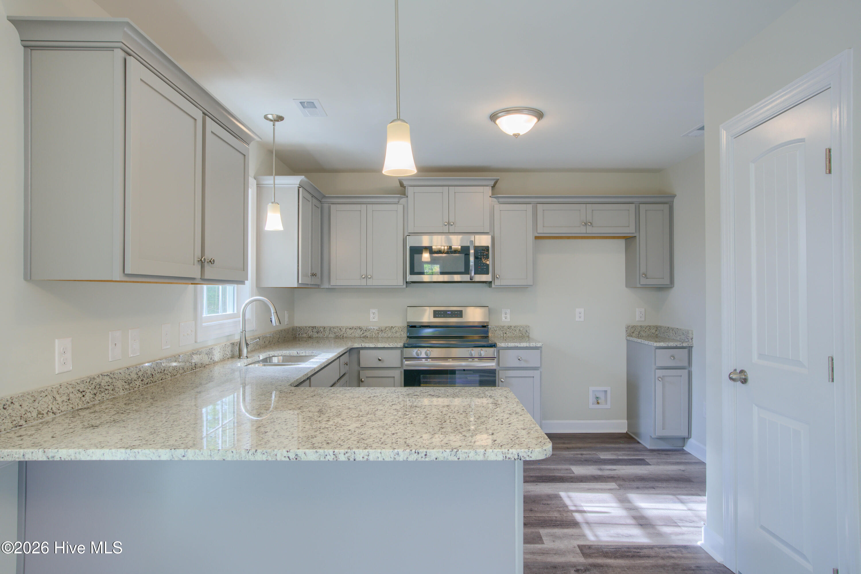 100526871 | Photo 15