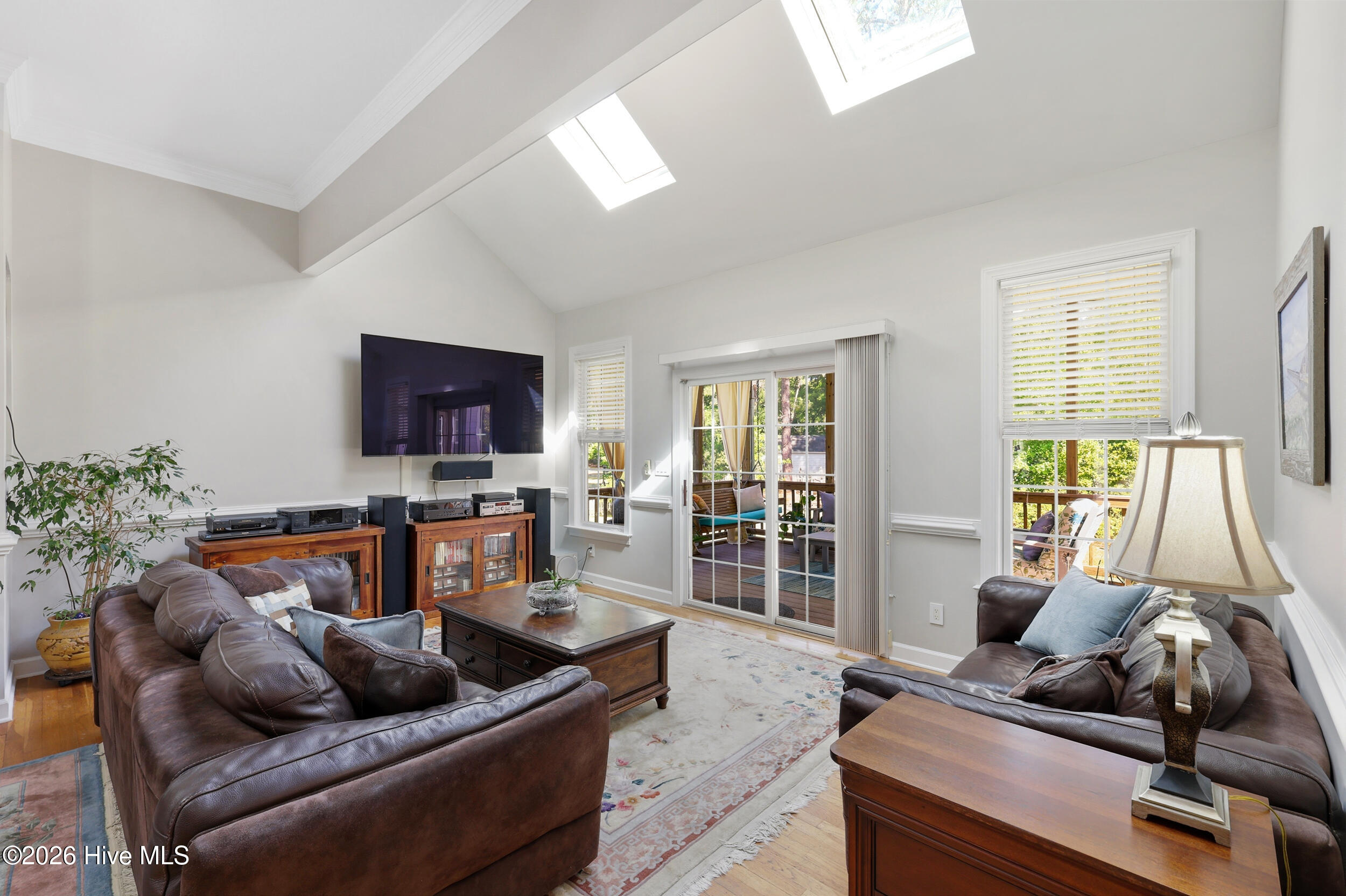 100568942 | Photo 30