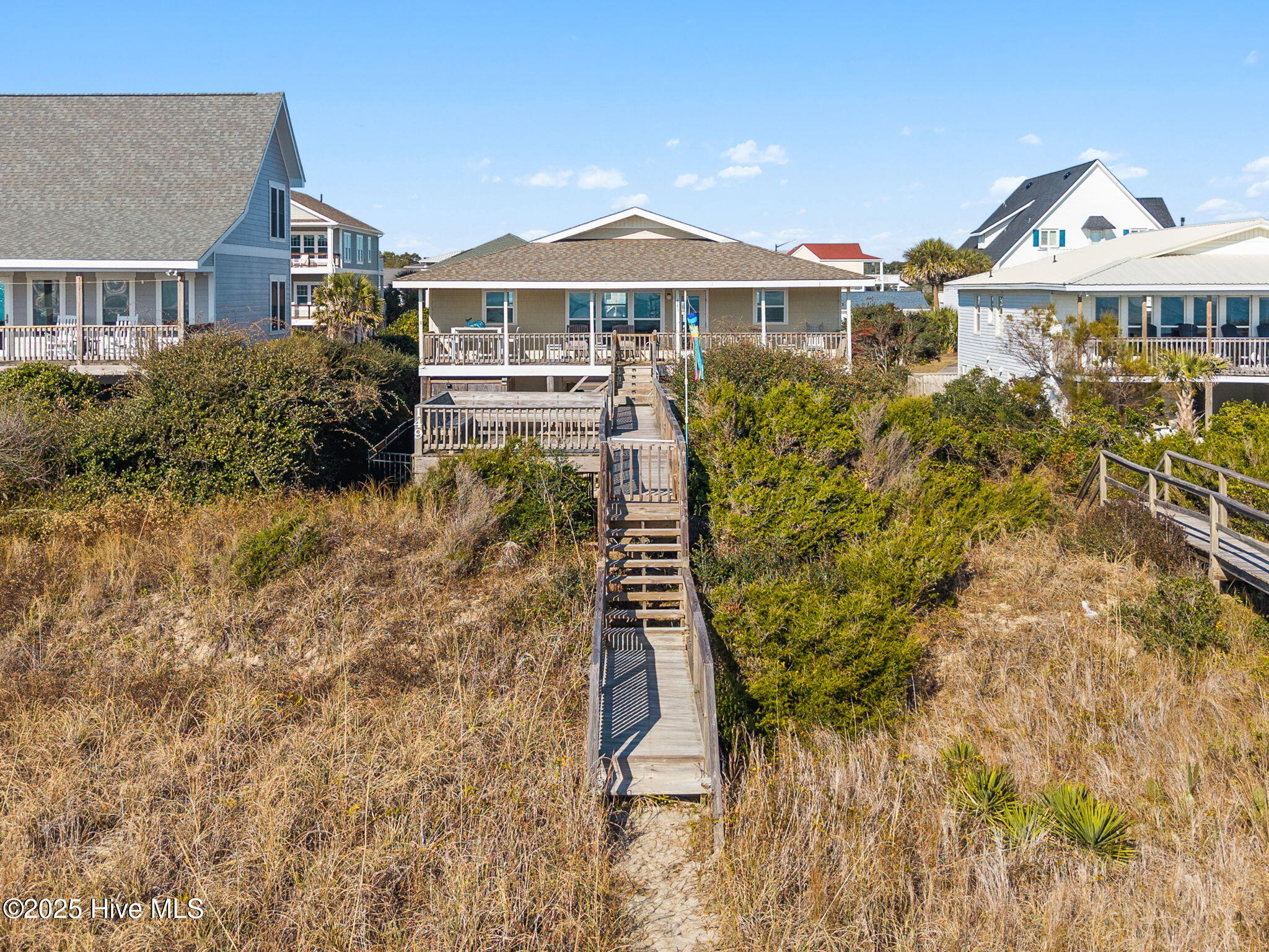 100544843 | Photo 44