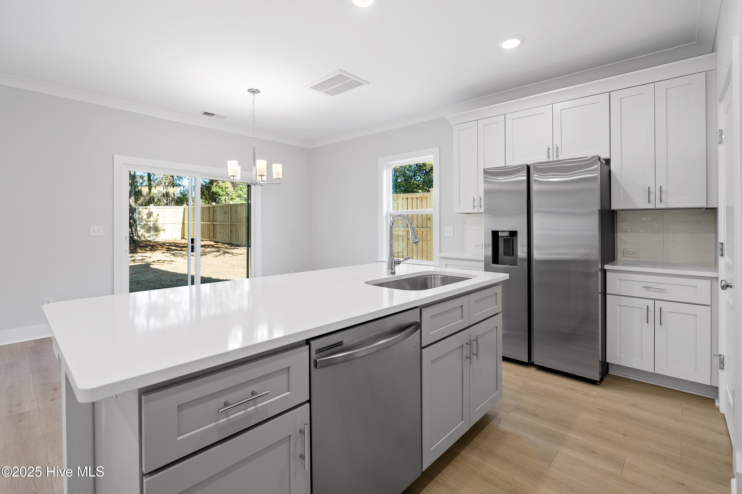 100547481 | Photo 12