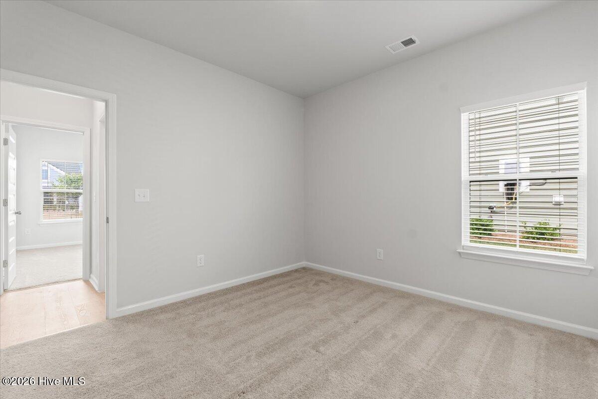 100567069 | Photo 32