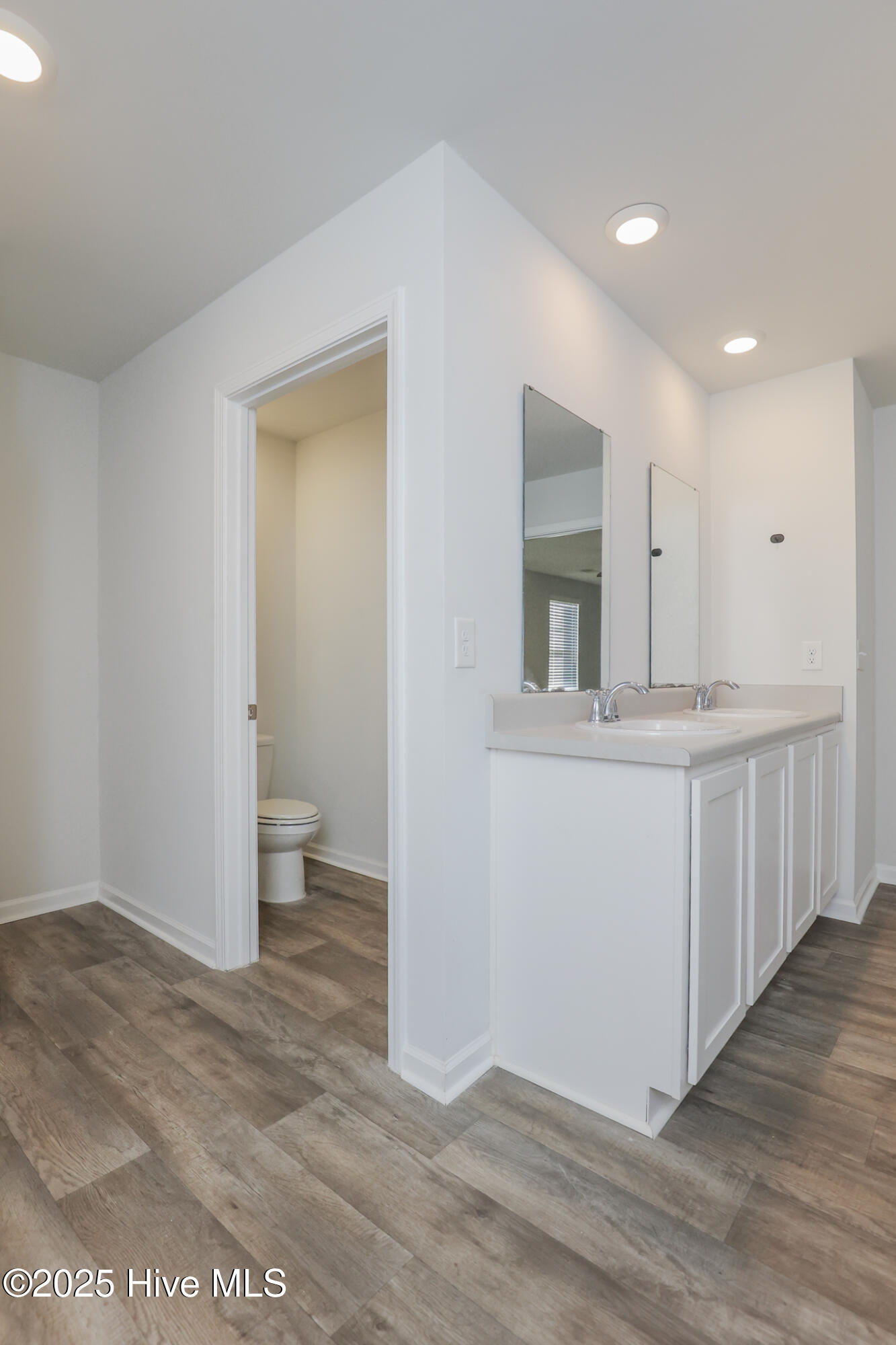 100537464 | Photo 21