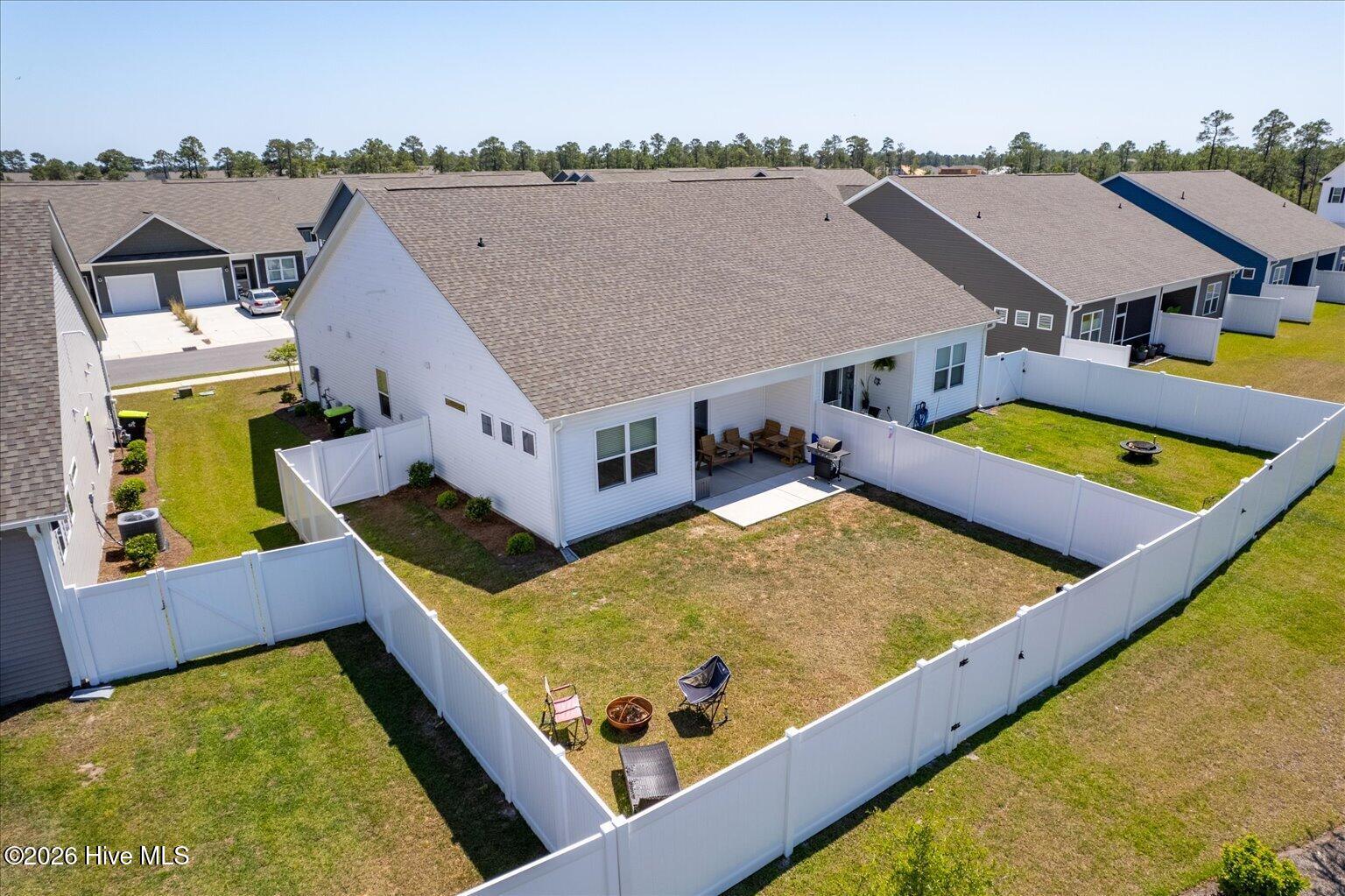 100568001 | Photo 46