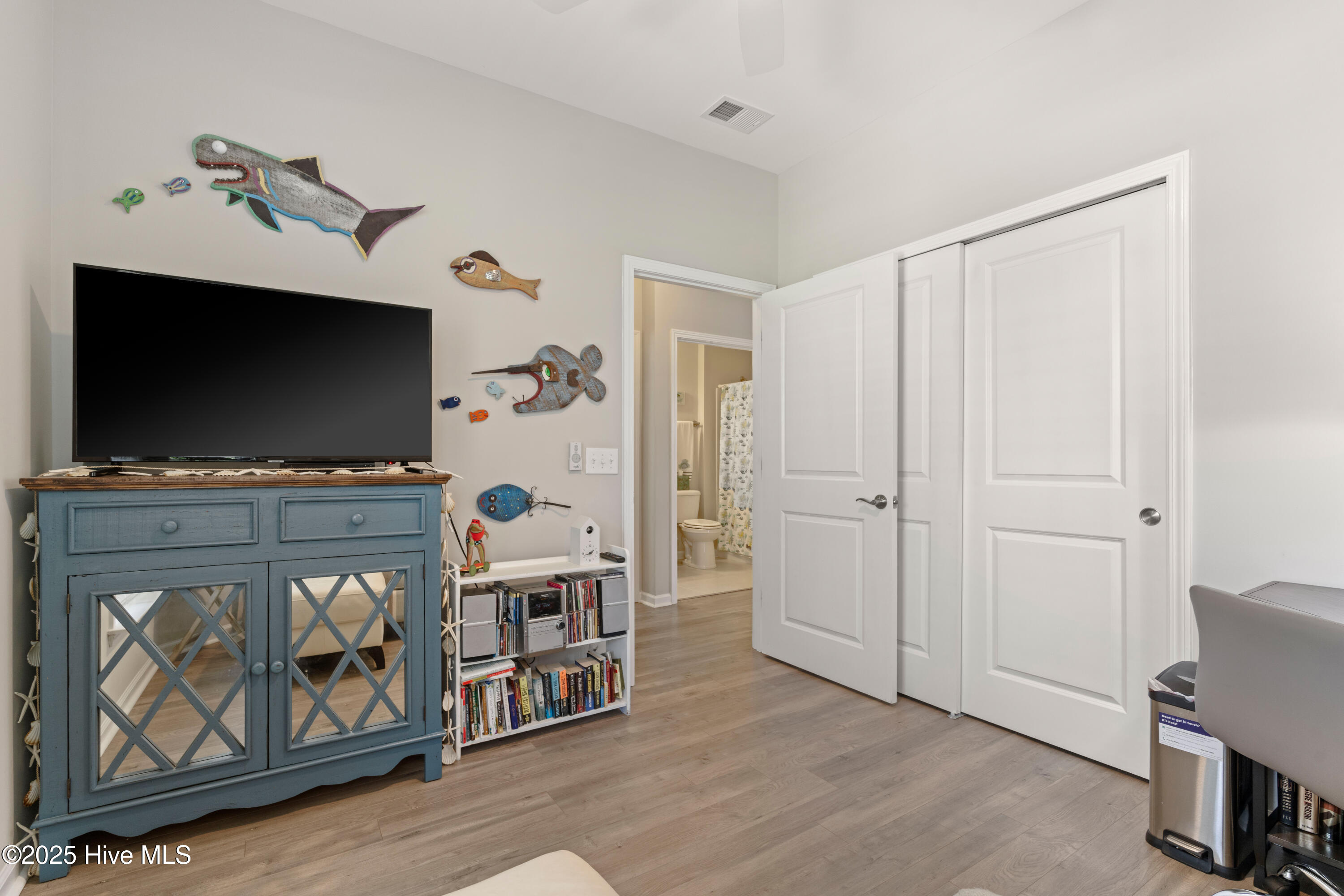 100515849 | Photo 28