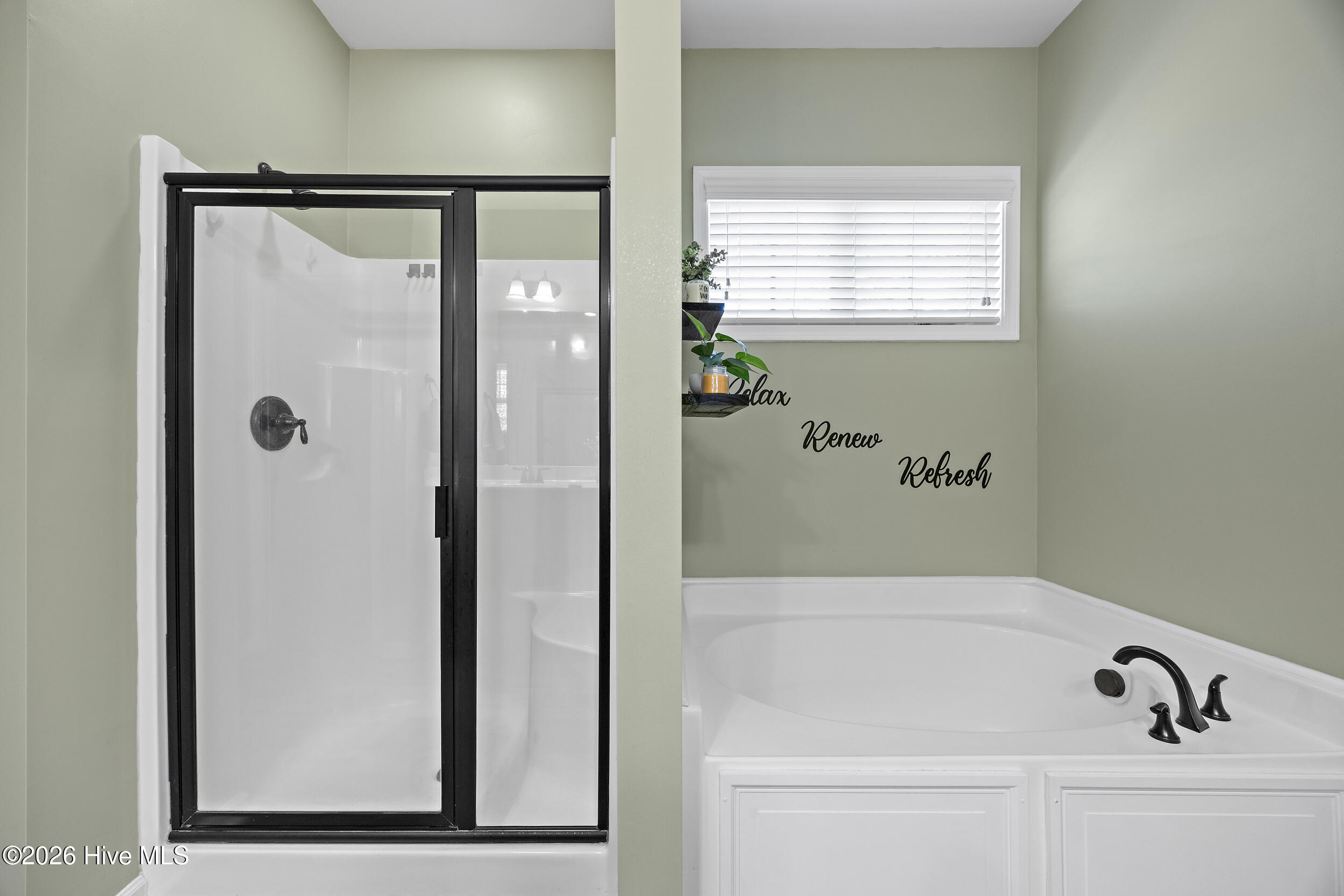 100549248 | Photo 31