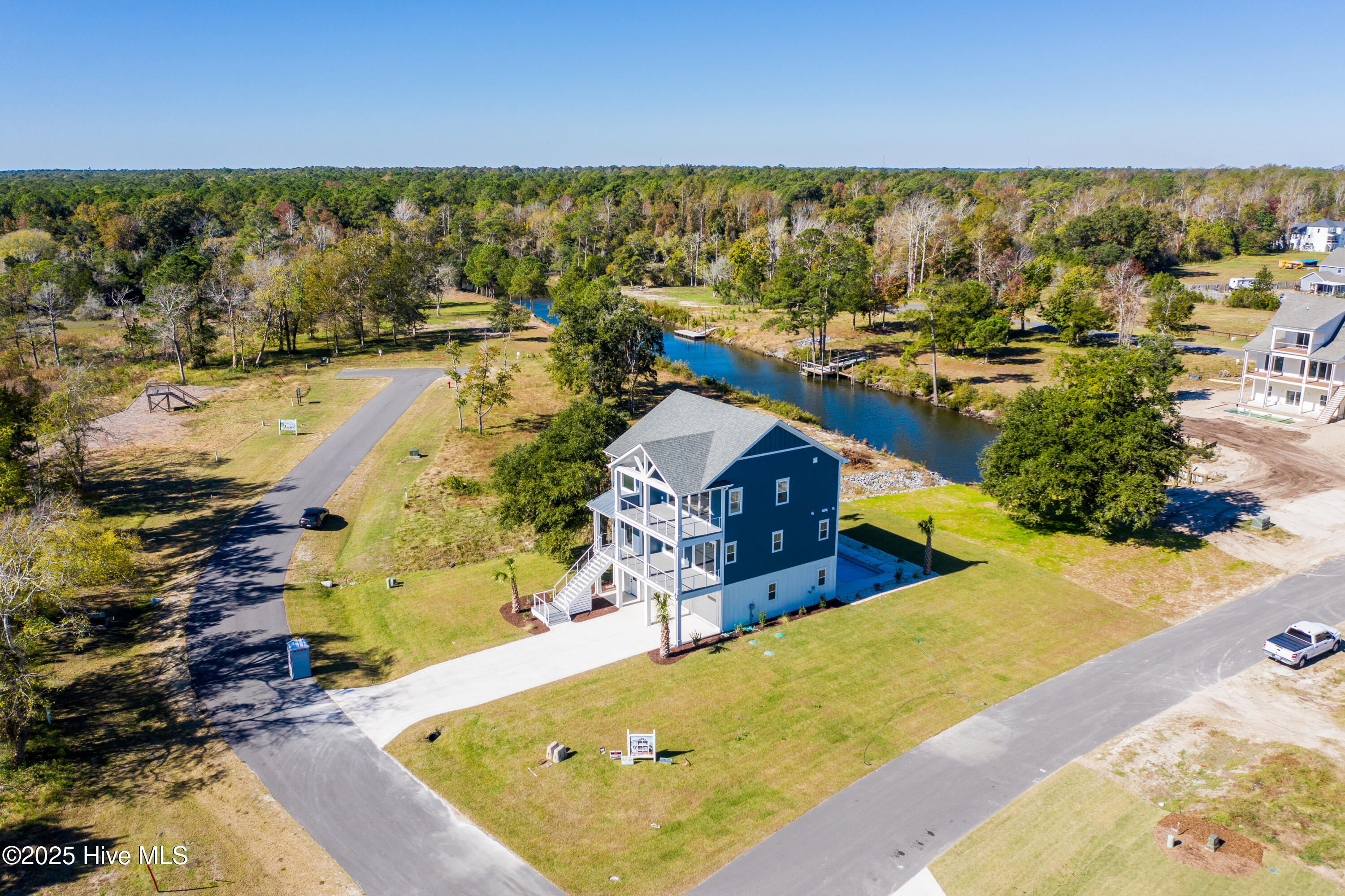 100523775 | Photo 33