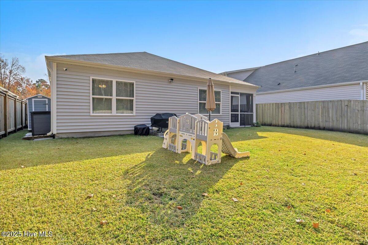 100543041 | Photo 33