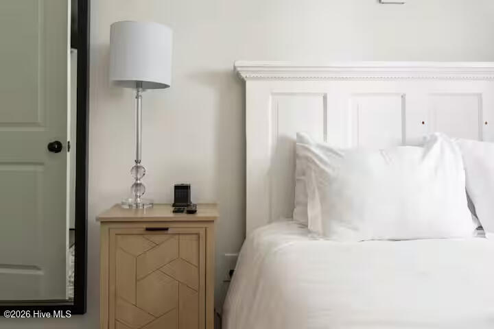 100562028 | Photo 40