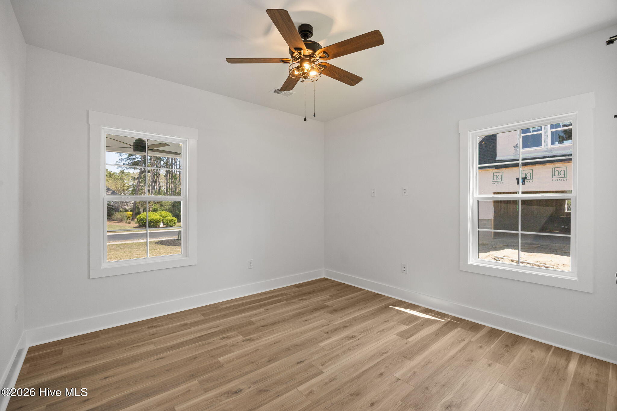 100563337 | Photo 24