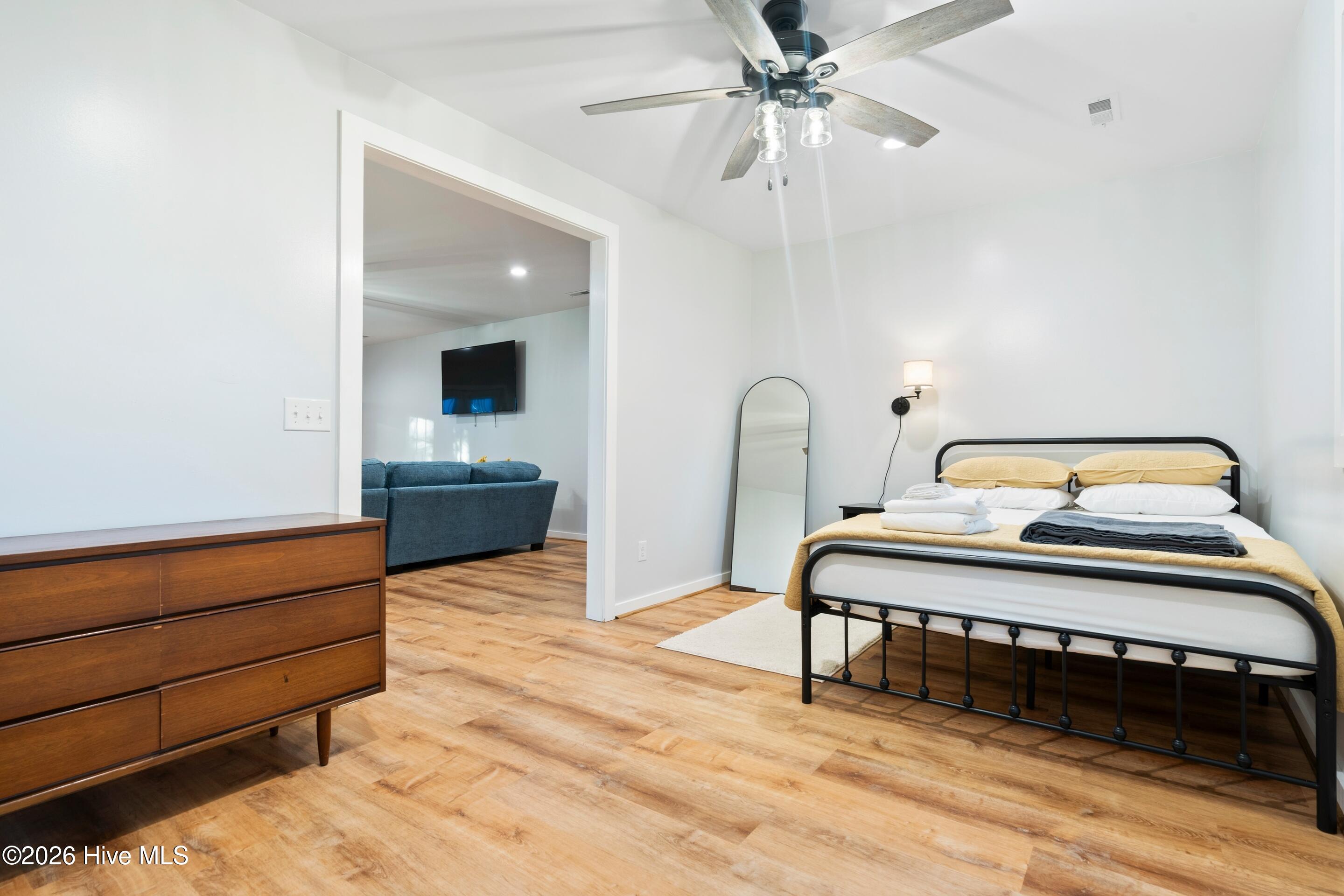 100549187 | Photo 72