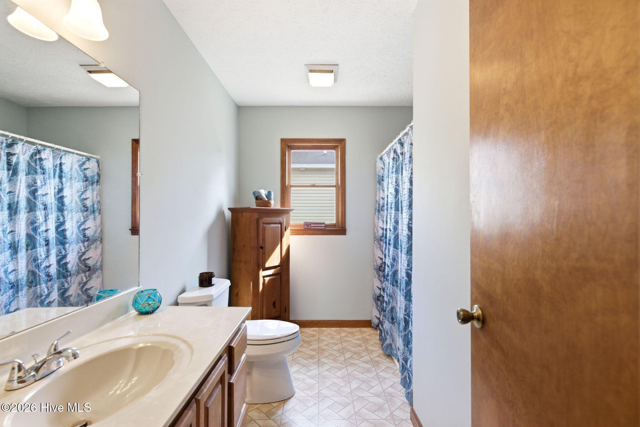 100564018 | Photo 20