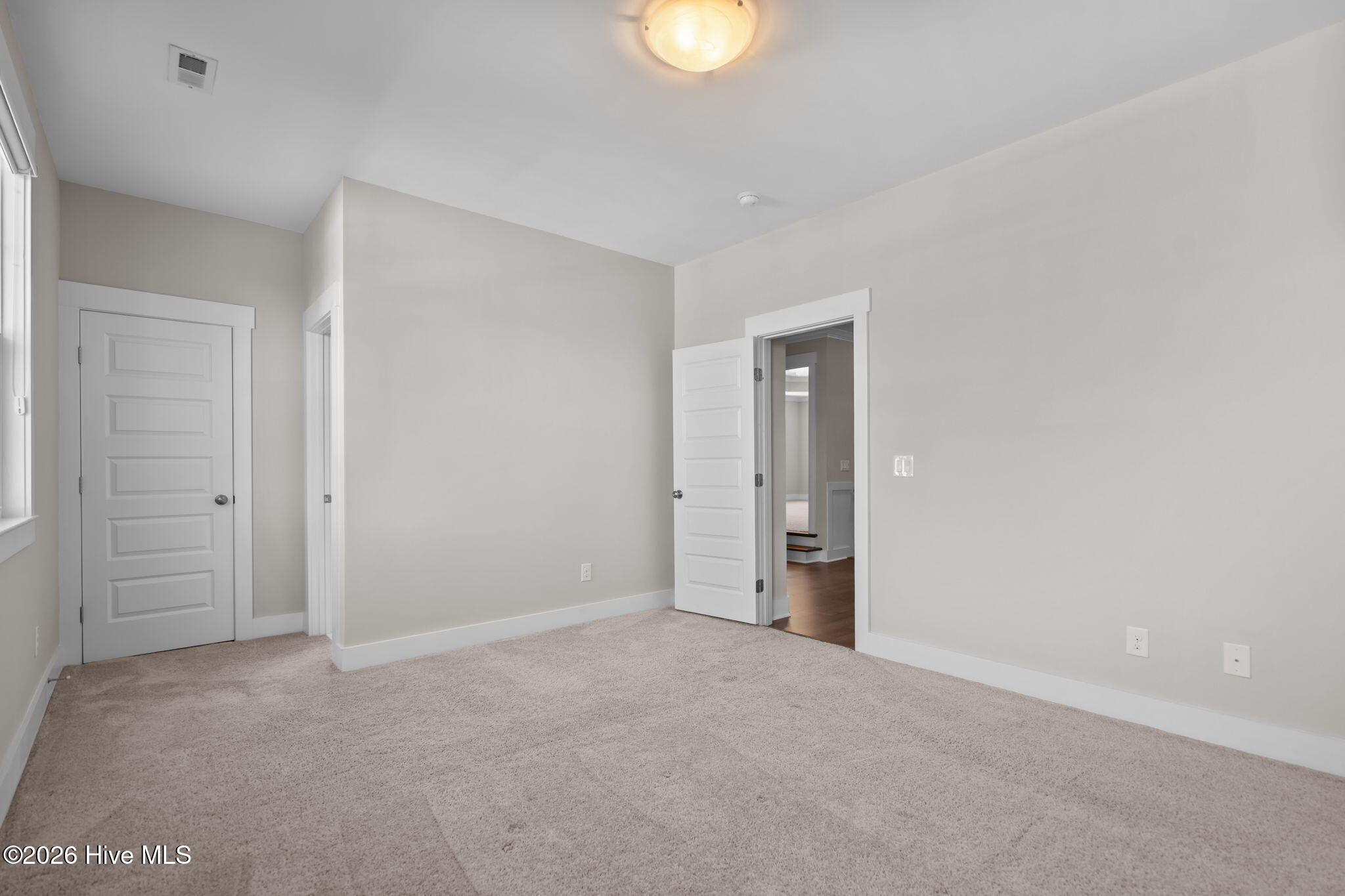 100550410 | Photo 60