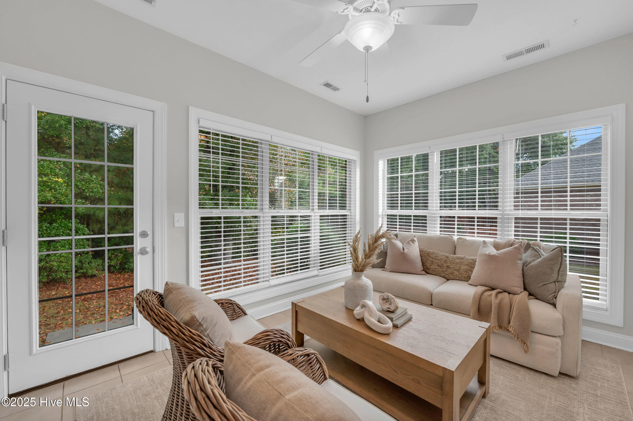 100539518 | Photo 12