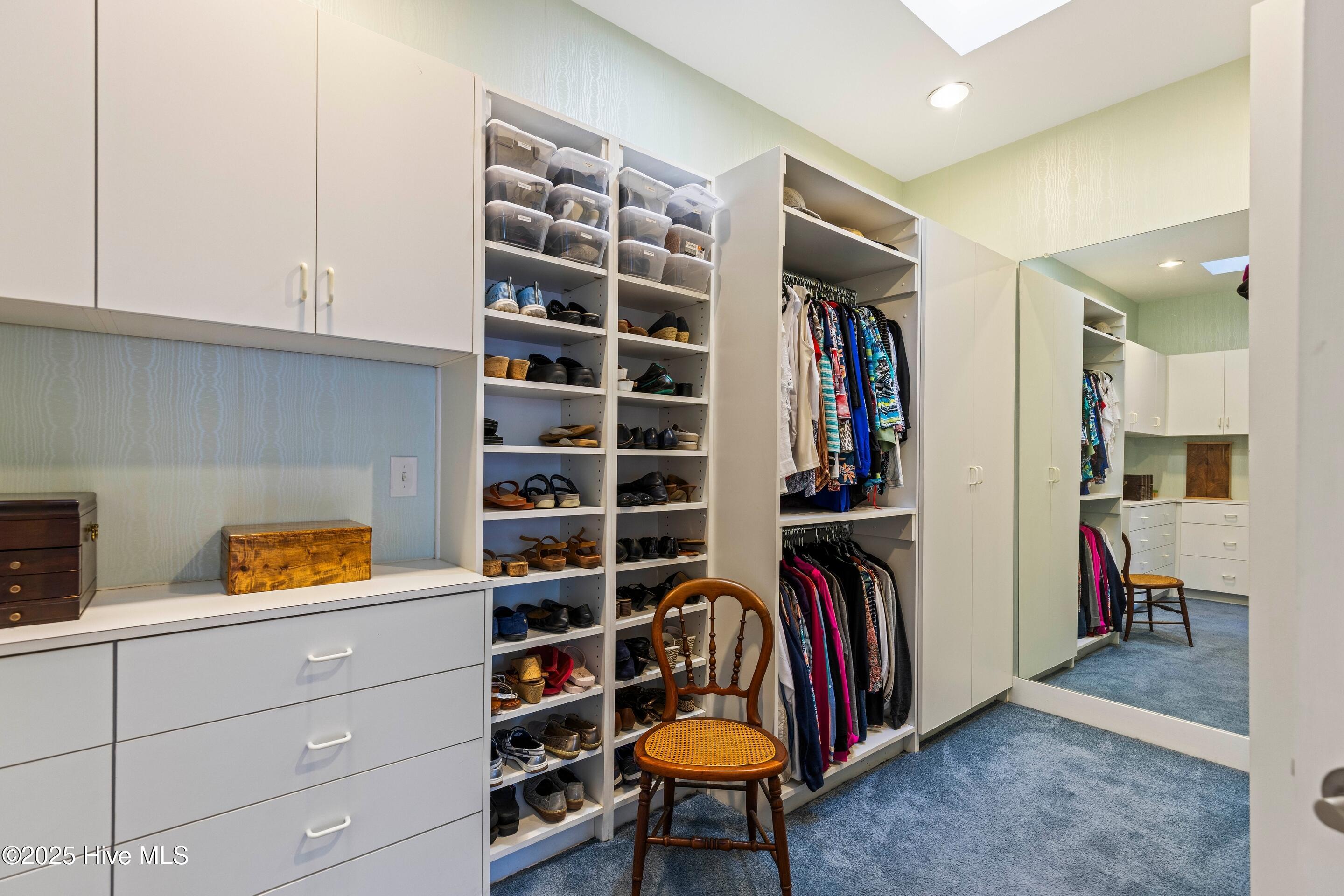 100539115 | Photo 53