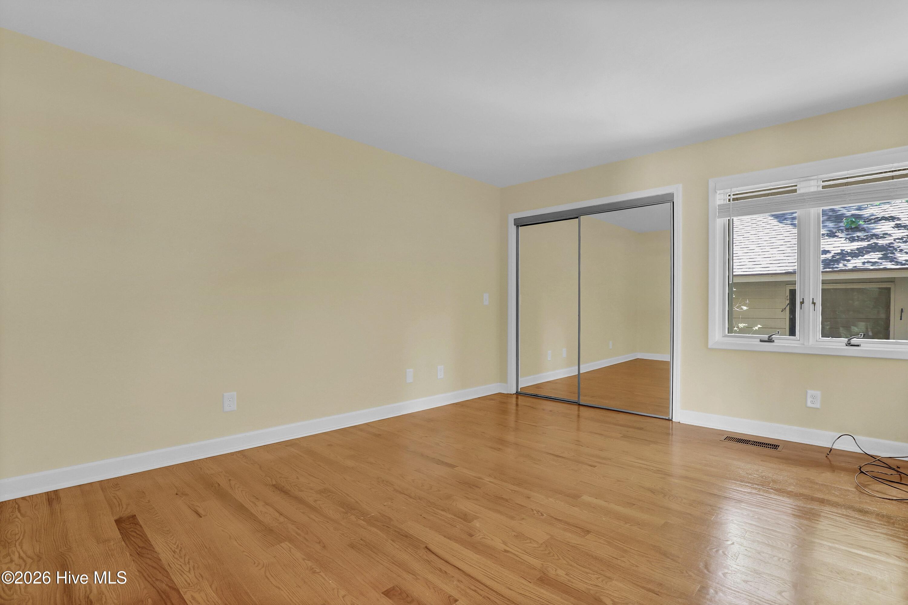 100570690 | Photo 14