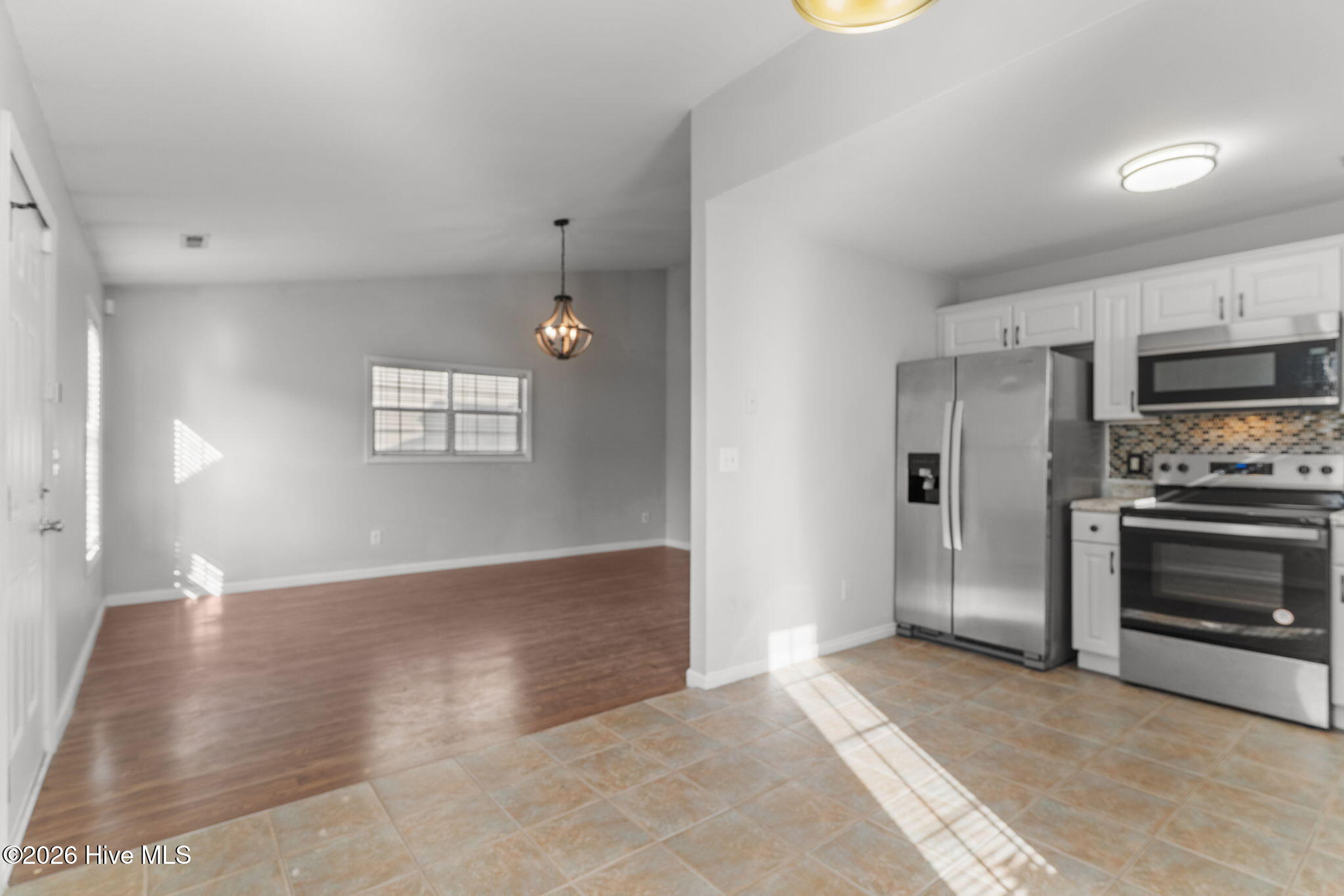 100552735 | Photo 16