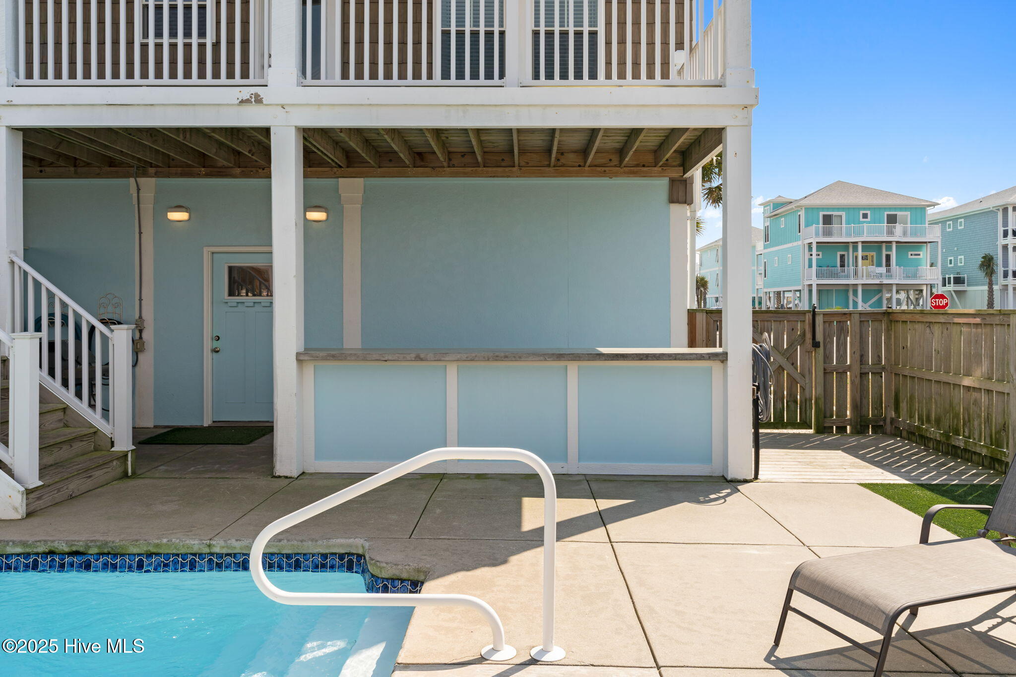 100495043 | Photo 40