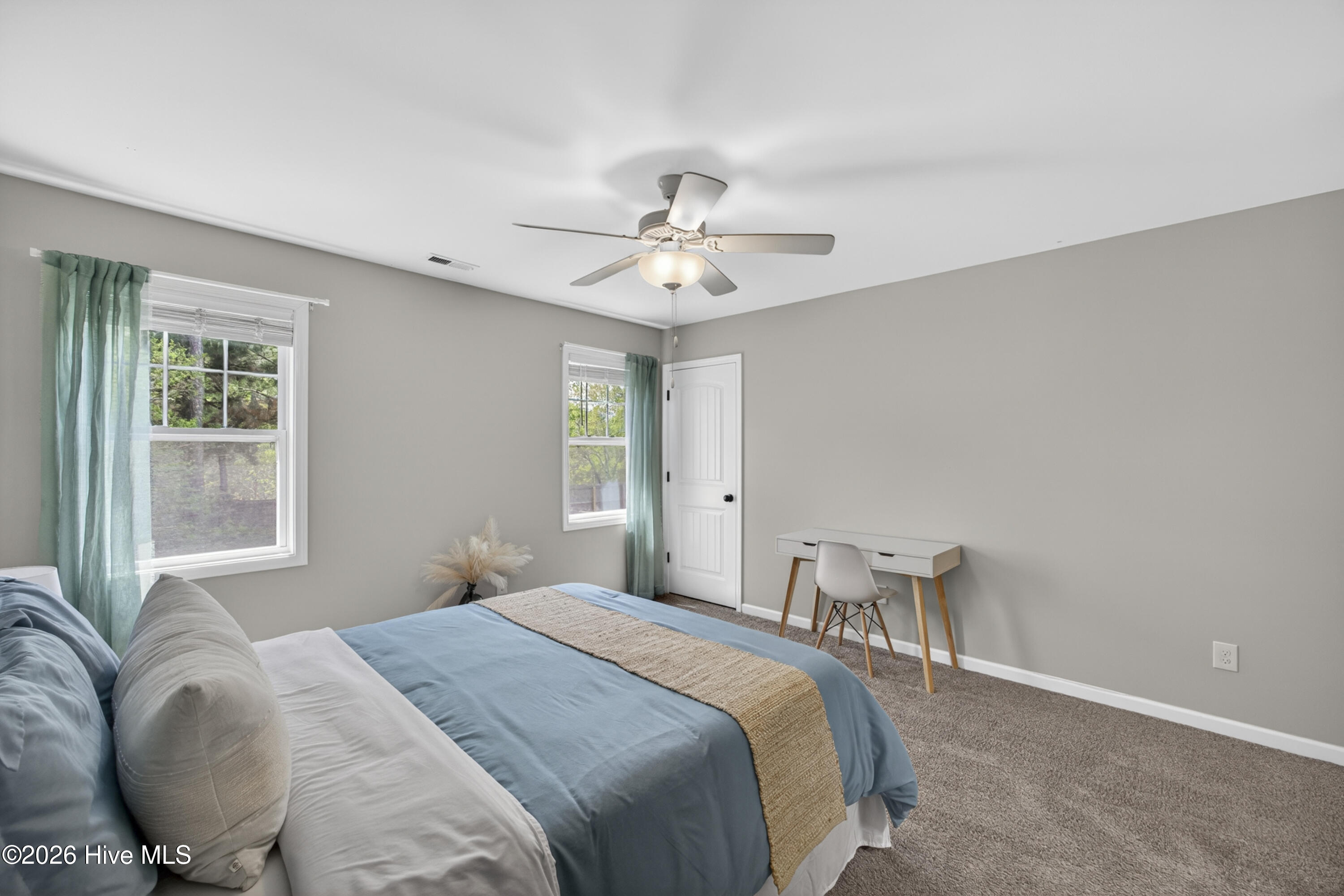 100567368 | Photo 48