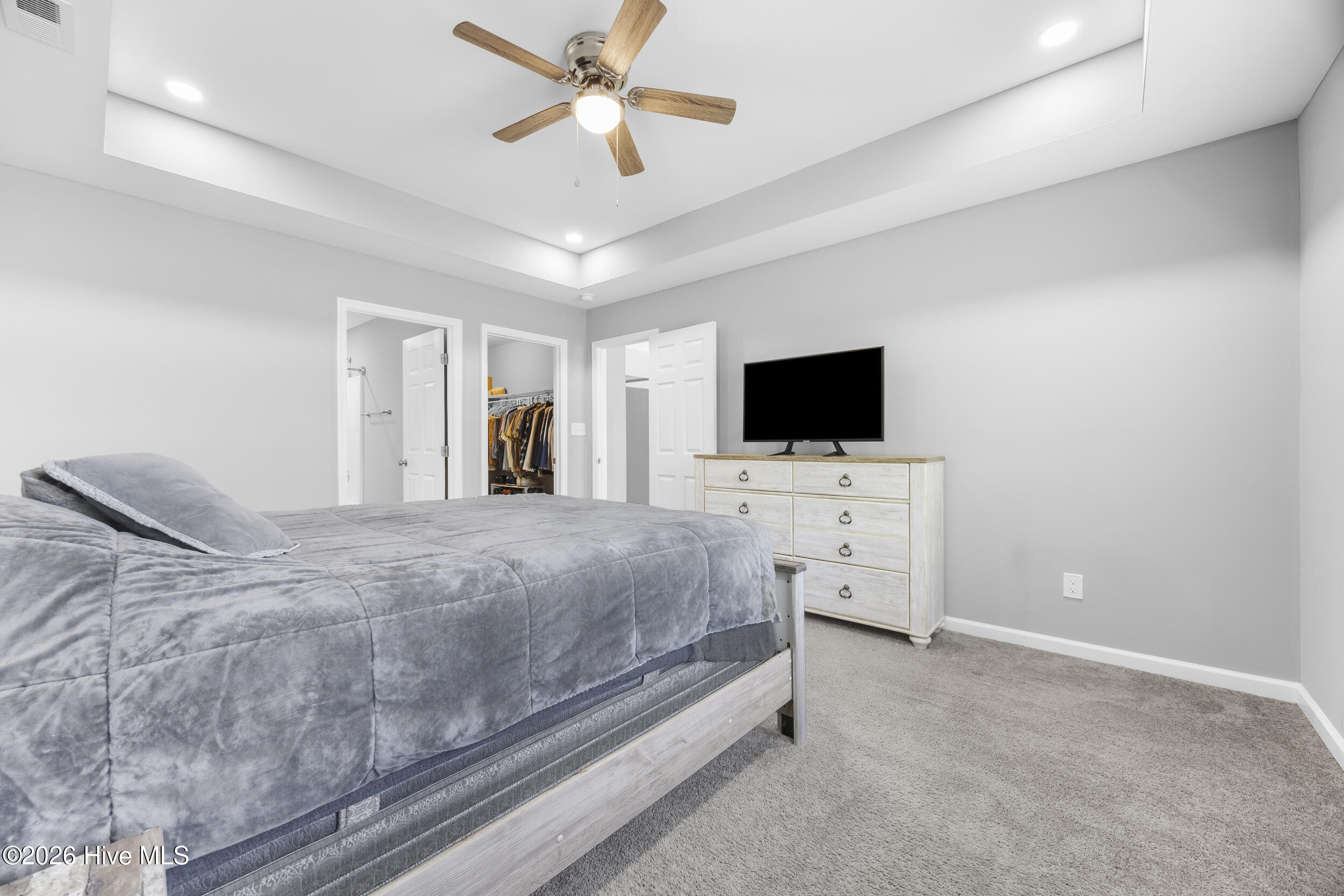 100566907 | Photo 15