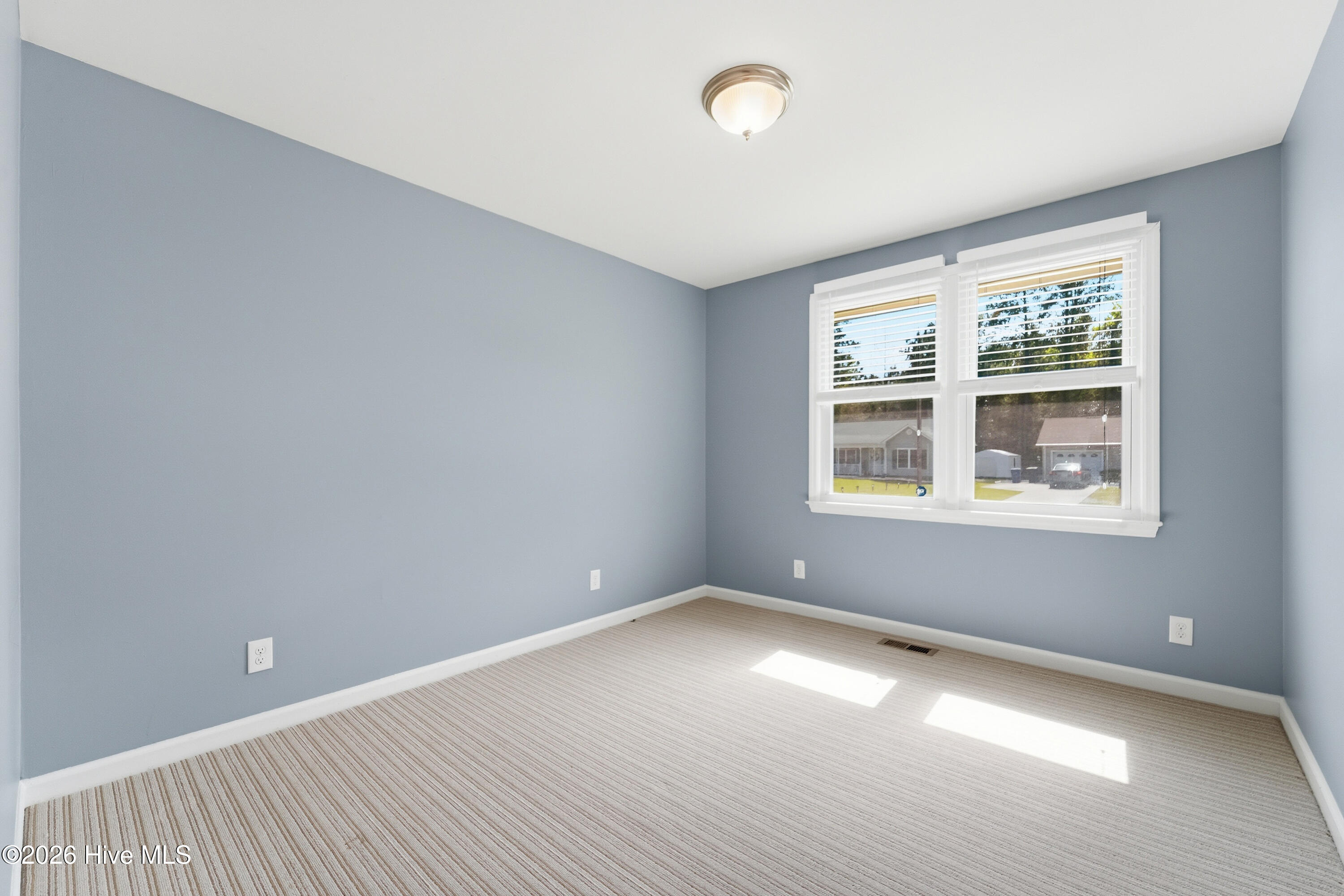 100563801 | Photo 26