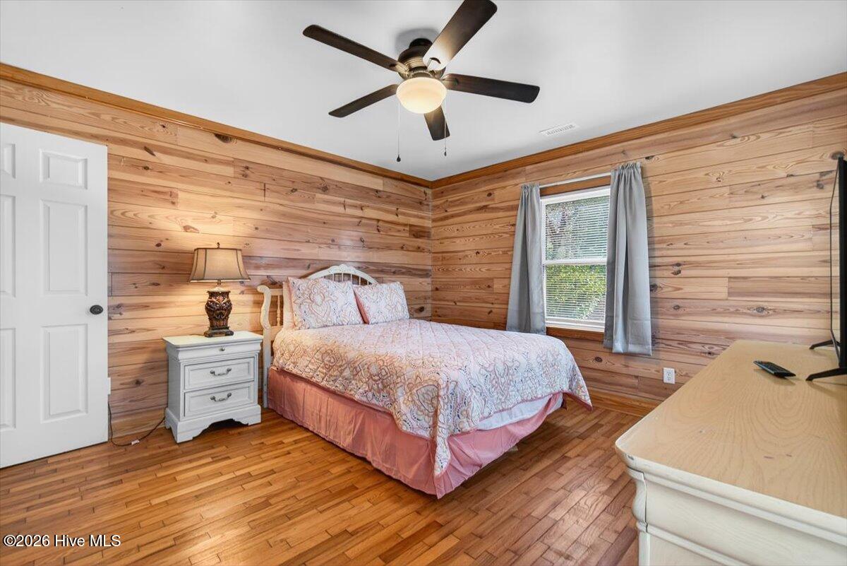 100551580 | Photo 38