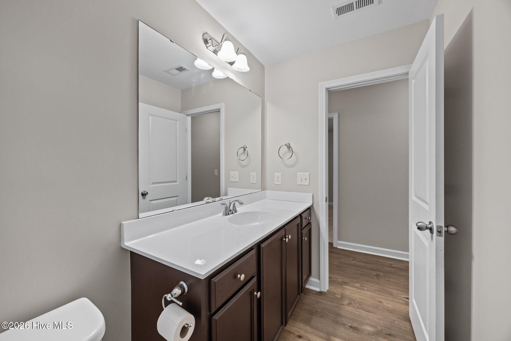 100553679 | Photo 26