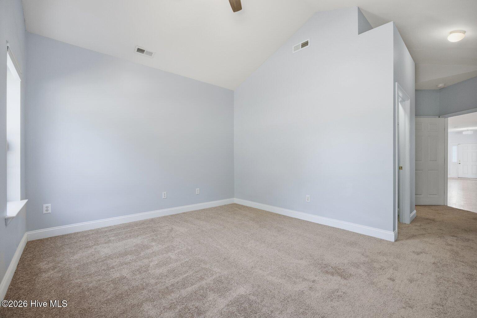 100564958 | Photo 24