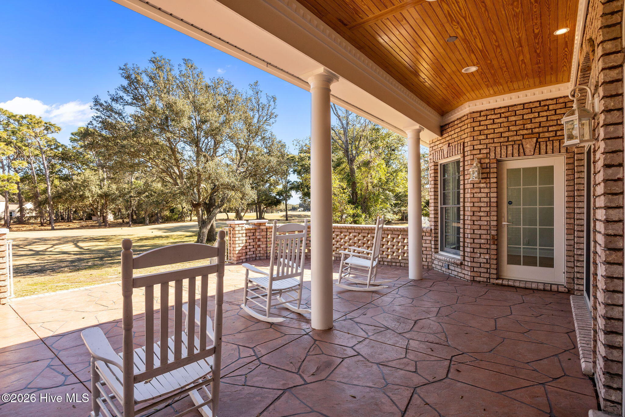 100548022 | Photo 37