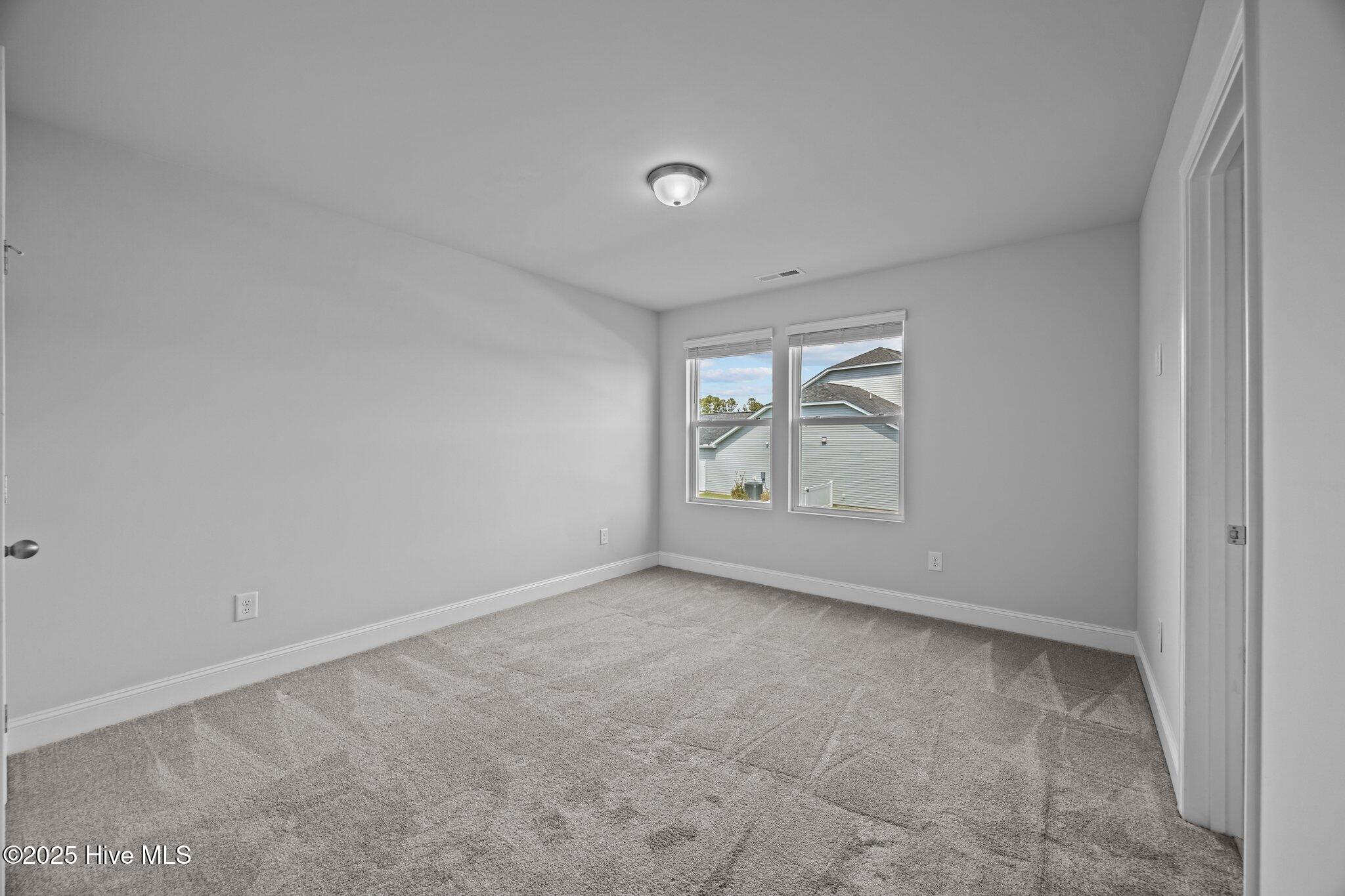 100503242 | Photo 47