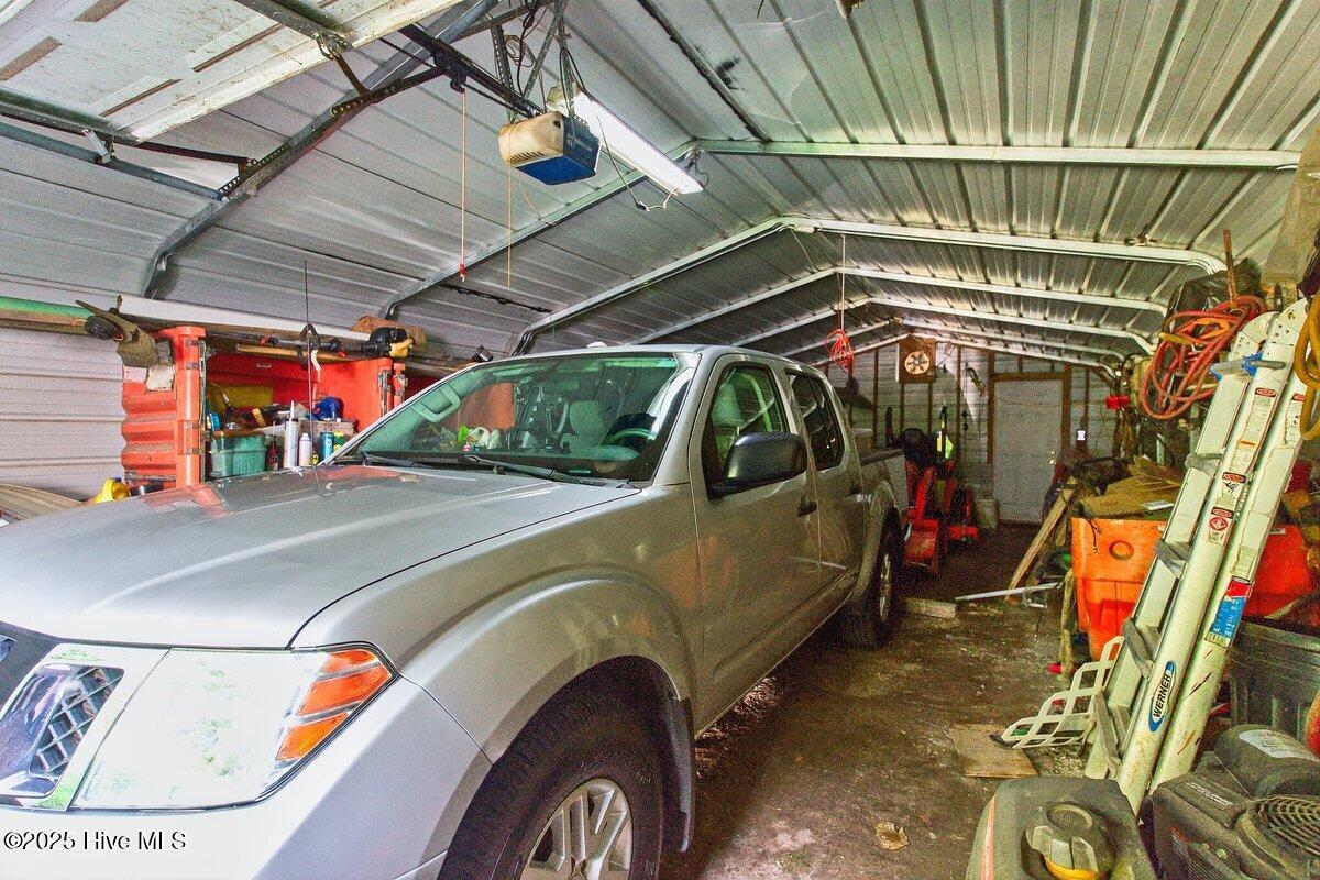 100523427 | Photo 21